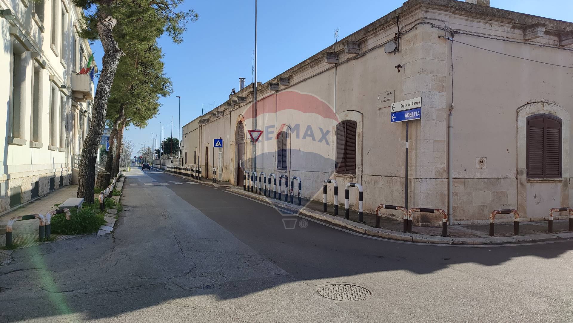 Casa indipendente di 6 vani /244 mq a Bari - Loseto (zona Loseto)