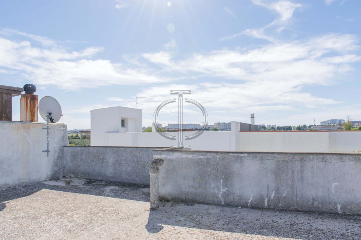 Villa (zona residenziale) di  6 vani /251 mq  a Bari - Palese