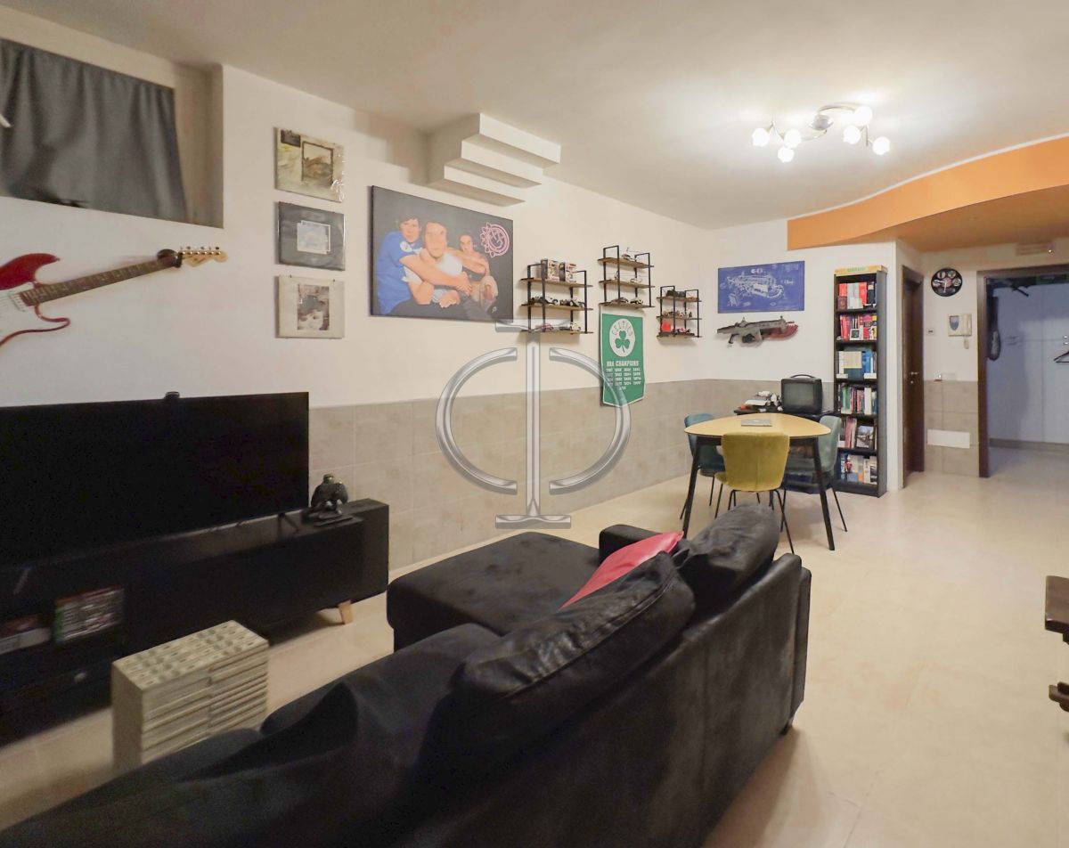 Villa (zona residenziale) di  6 vani /251 mq  a Bari - Palese