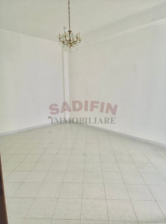 Ufficio di  3 vani /65 mq  a Modugno