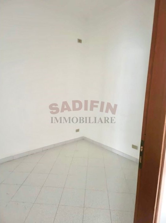 Ufficio di  3 vani /65 mq  a Modugno