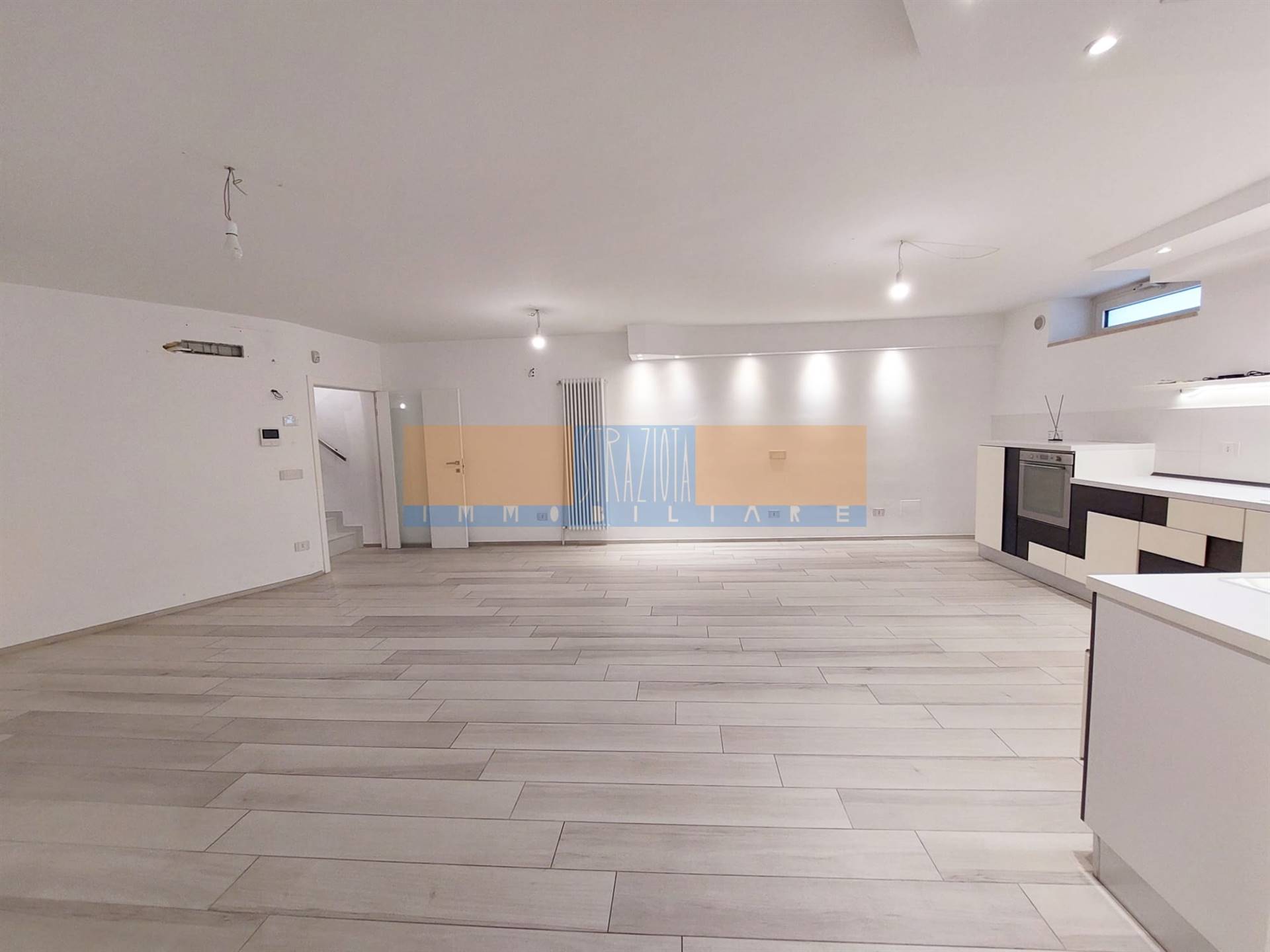 di  3 vani /160 mq  a Modugno