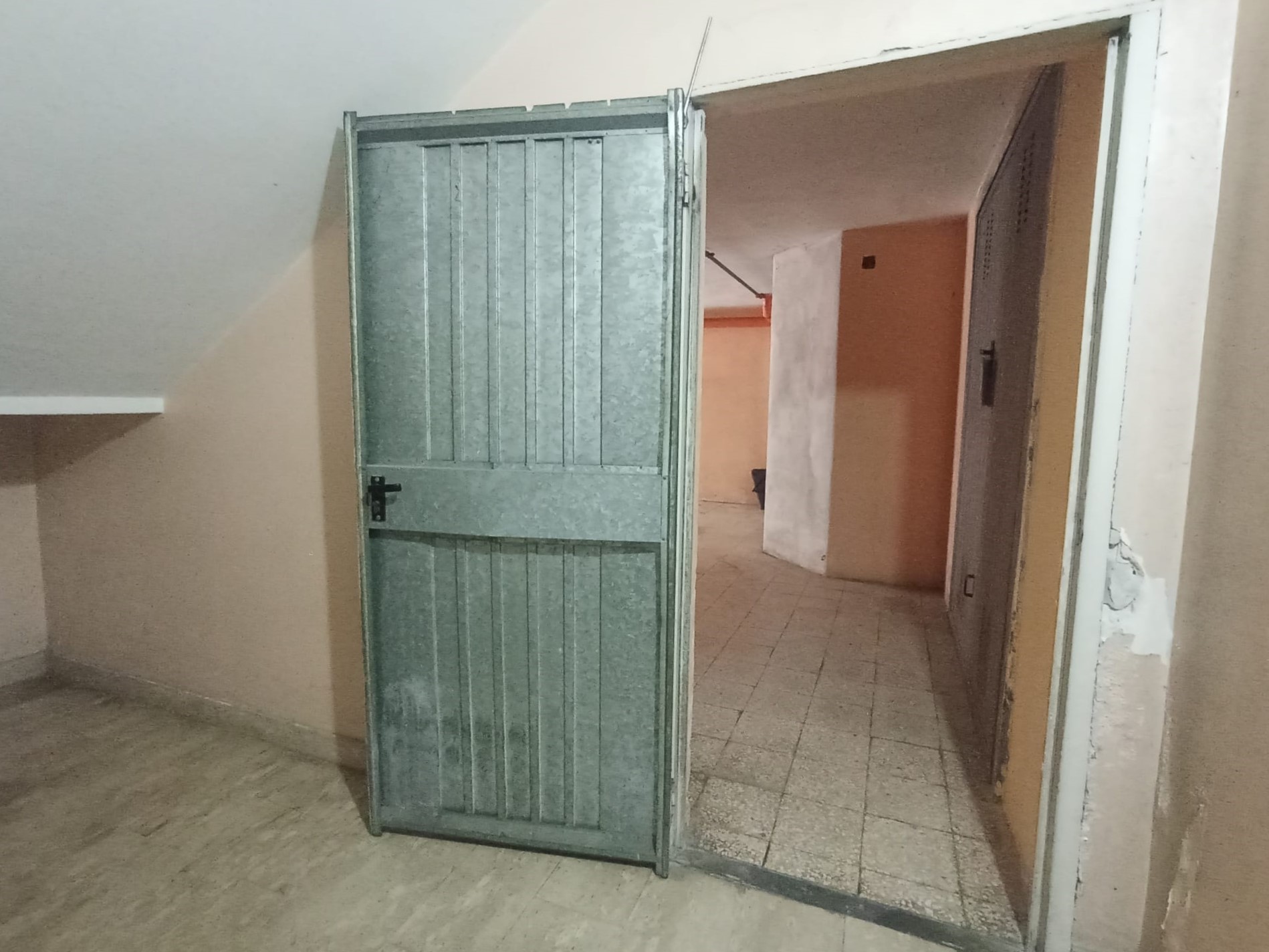 TRILOCALE CON BOX AUTO