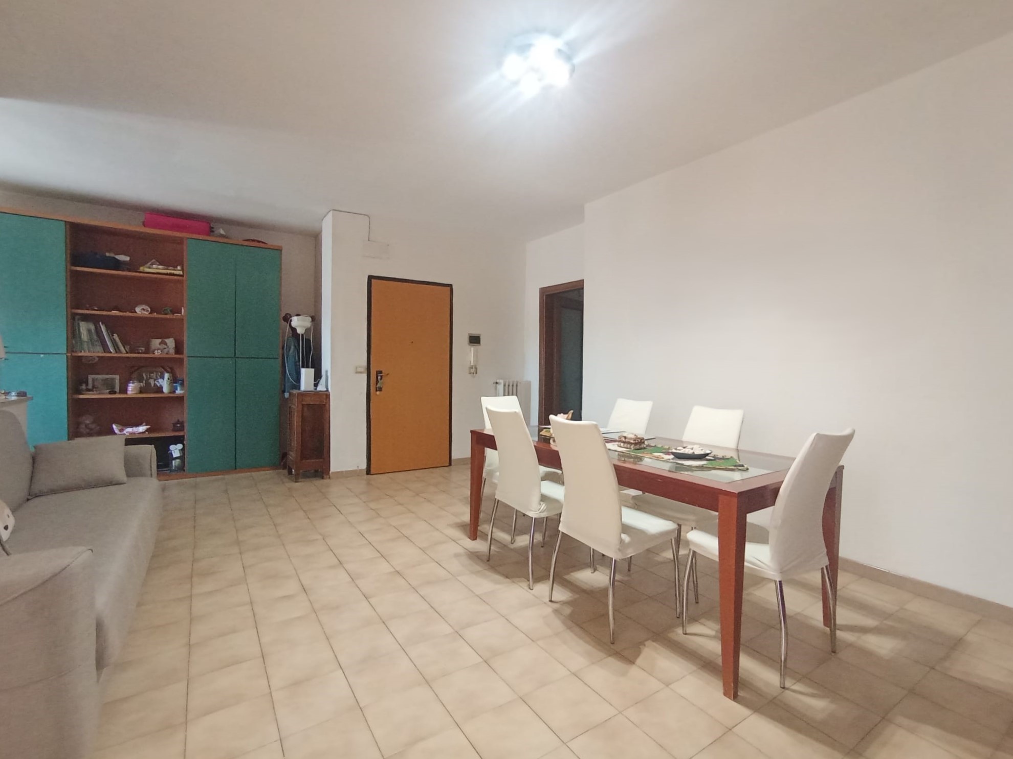 TRILOCALE CON BOX AUTO