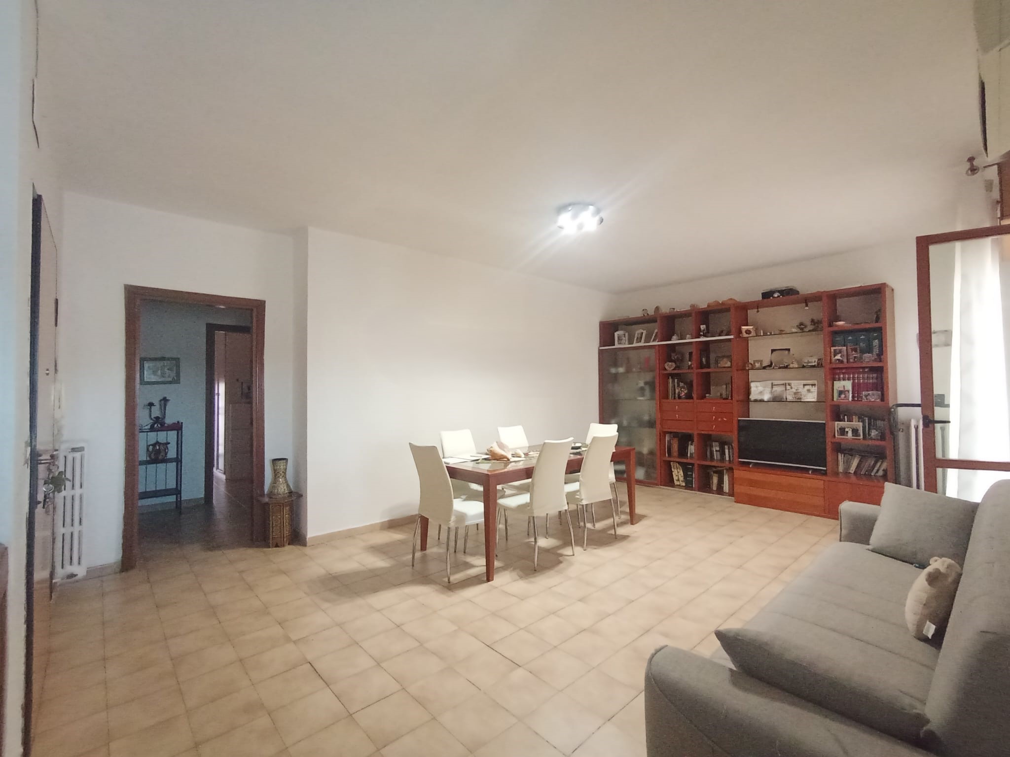 TRILOCALE CON BOX AUTO
