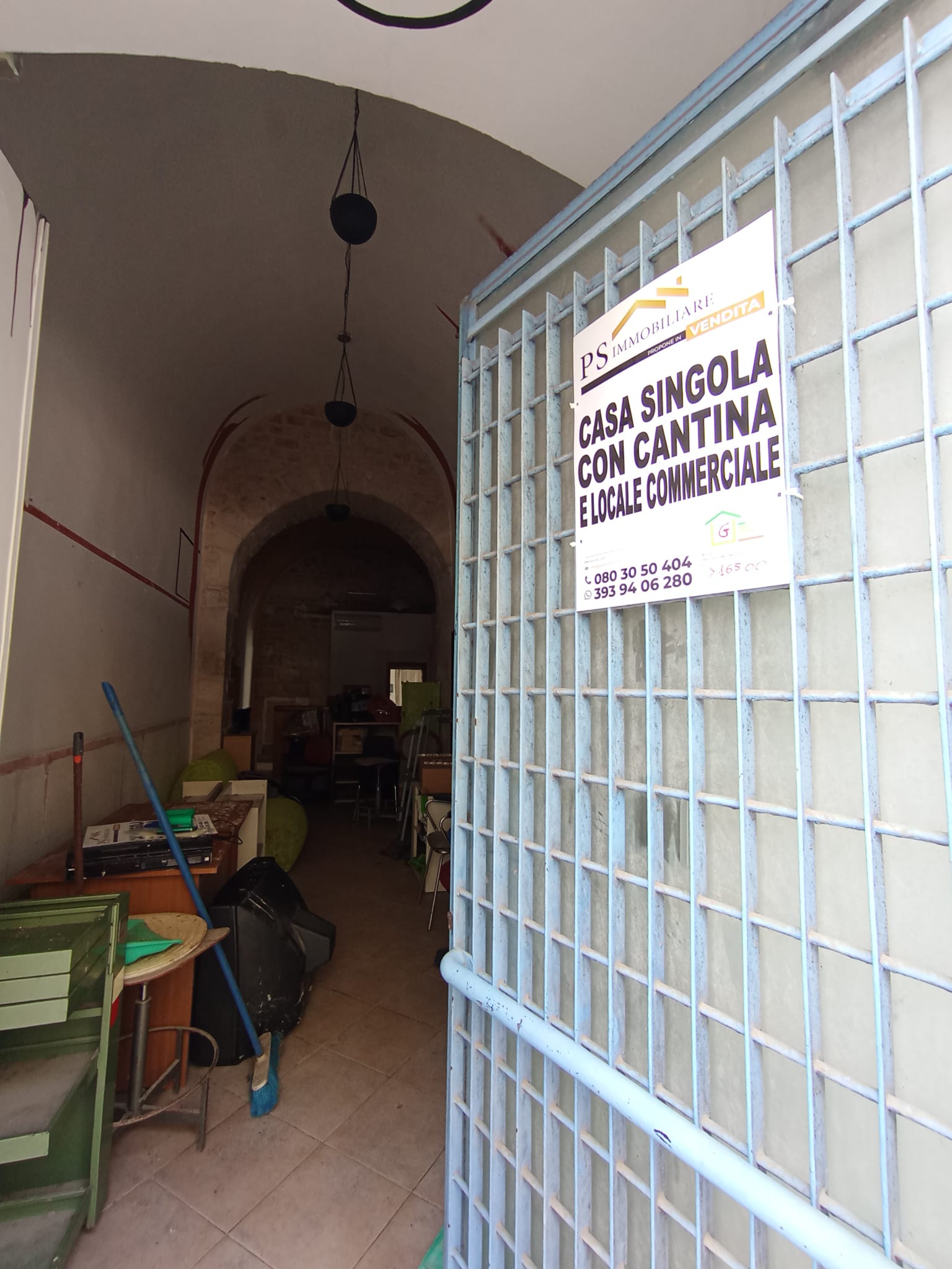 PALAZZINA D'EPOCA CON LOCALE COMMERCIALE