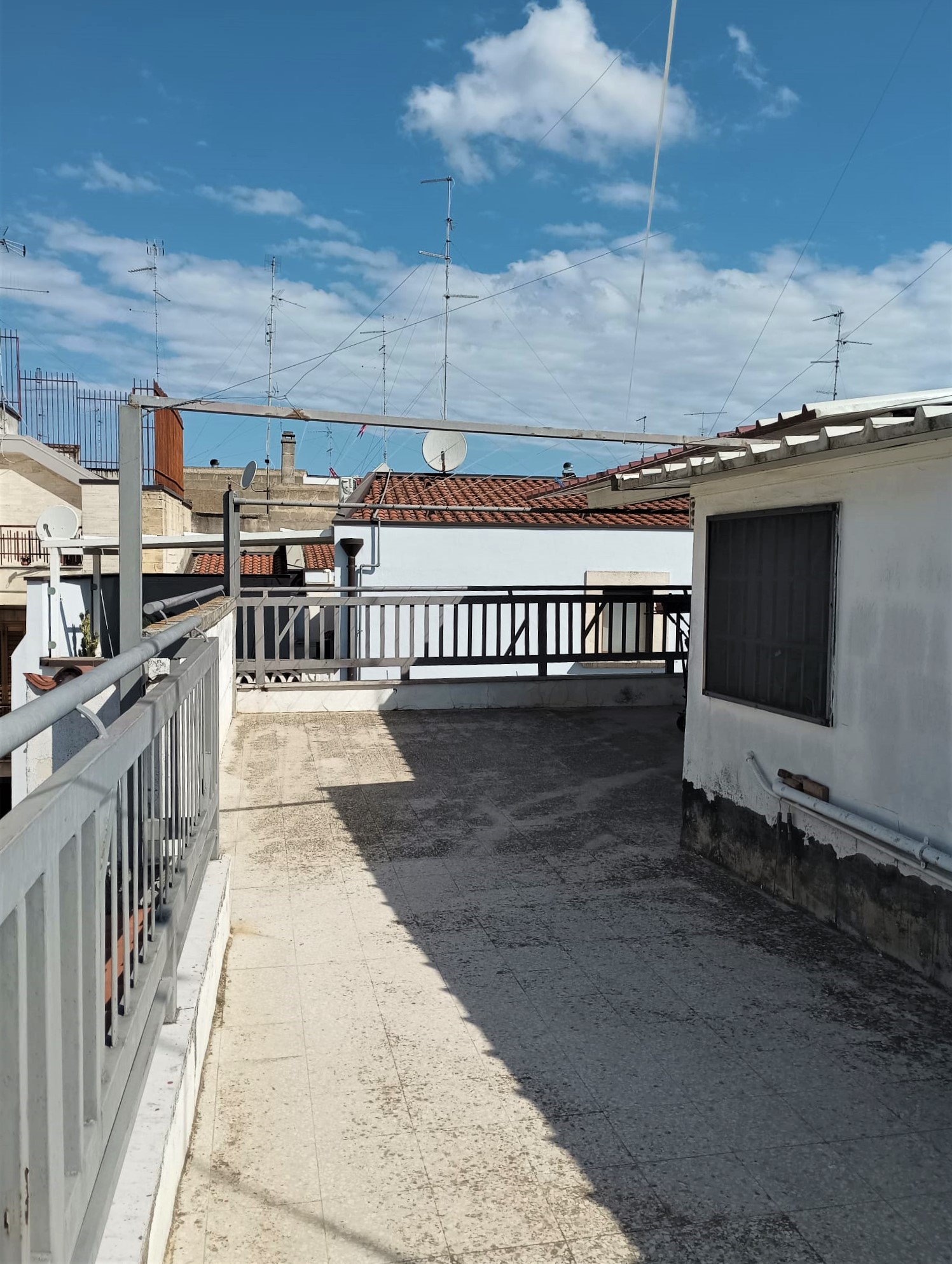 PORZIONE DI BIFAMIGLIARE CON TAVERNETTA