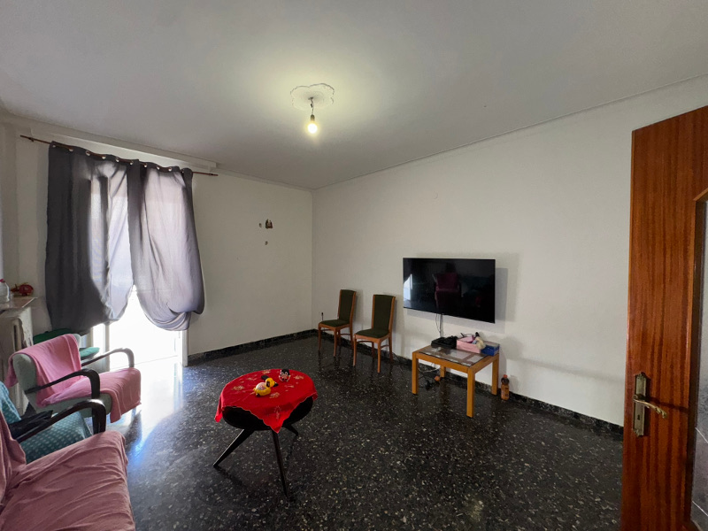 VENDESI Ampio 4 Vani in Via Ferraris (Zona S. Gerardo) - CORATO