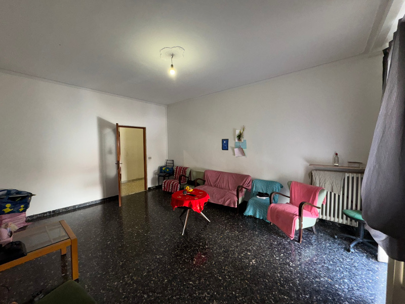 VENDESI Ampio 4 Vani in Via Ferraris (Zona S. Gerardo) - CORATO