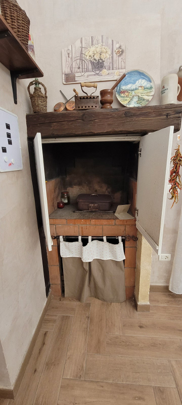 **Proponiamo in Vendita a Corato in zona piazza Caduti di via Fani, abitazione in piano terra **