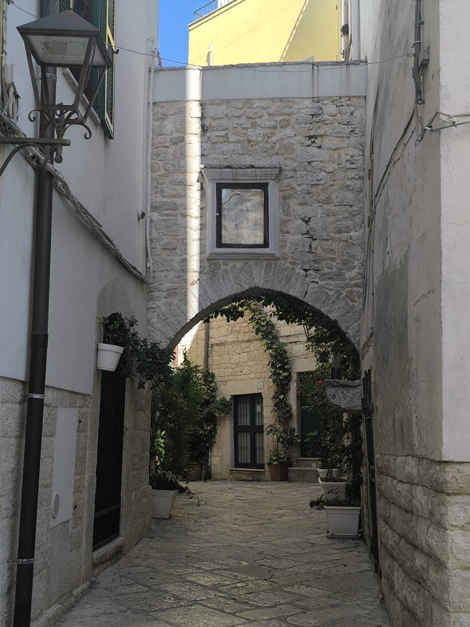 TRANI - CENTRO STORICO - APPARTAMENTO CON TERRAZZO