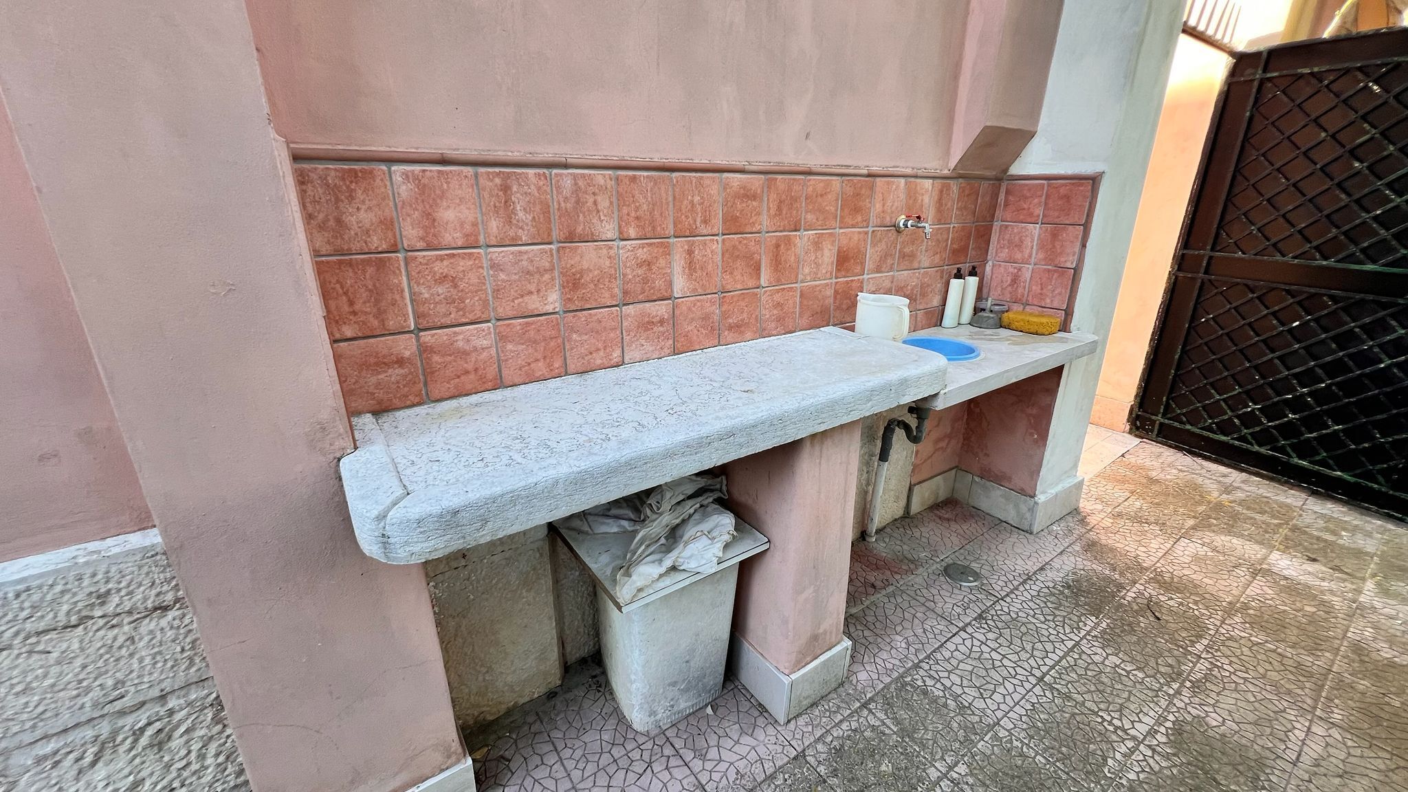 TRANI - PRESTIGIOSA VILLA CON TERRENO EDIFICABILE