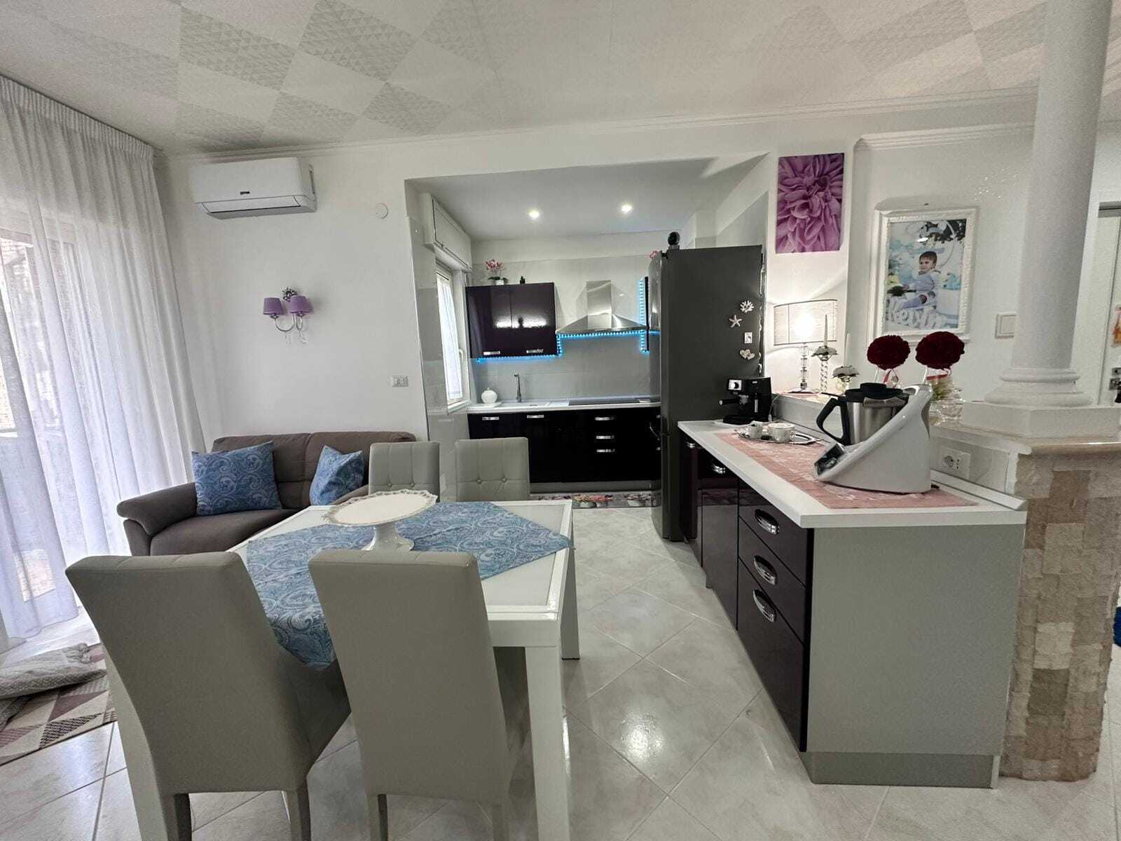 TRANI - ZONA SUD - APPARTAMENTO VISTA MARE