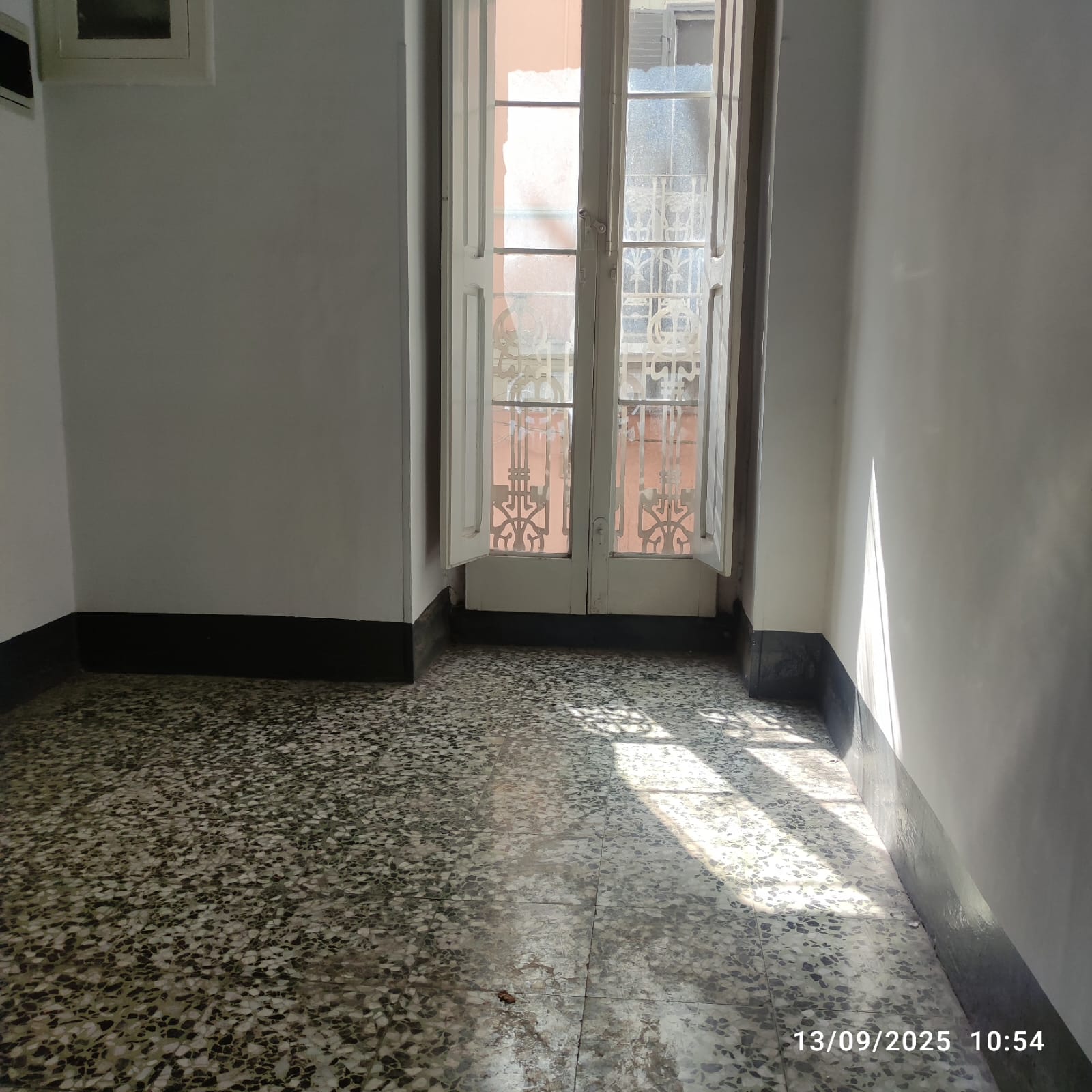 CASA INDIPENDENTE CON CANTINOLA