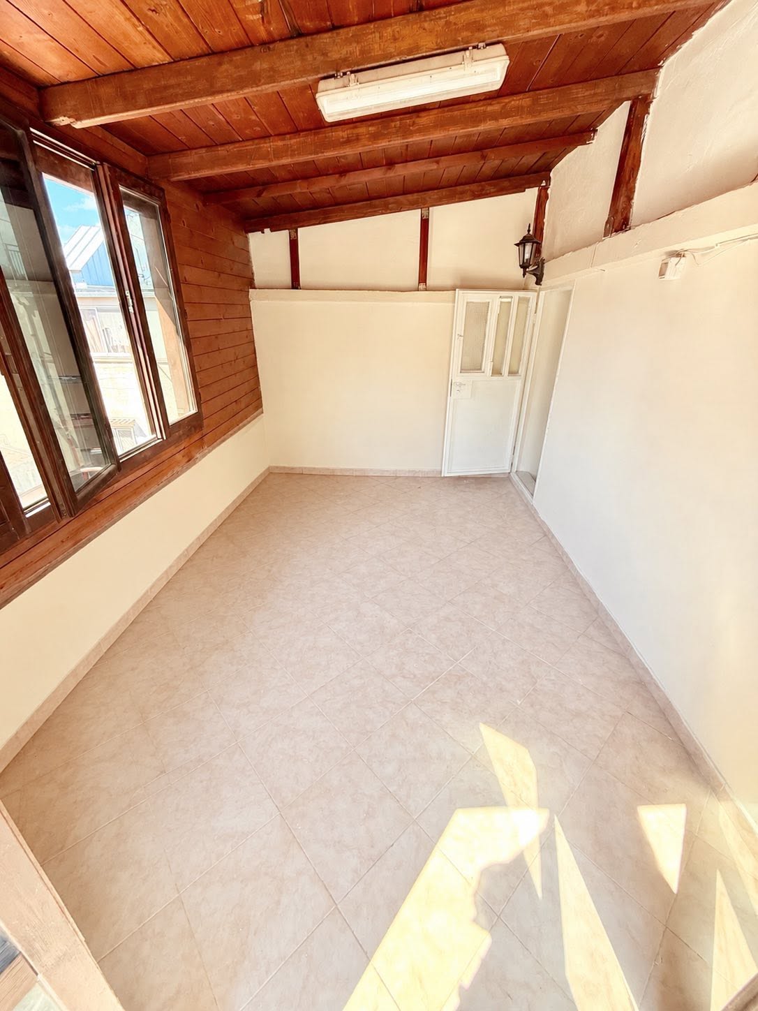 Casa indipendente angolare su 3 livelli