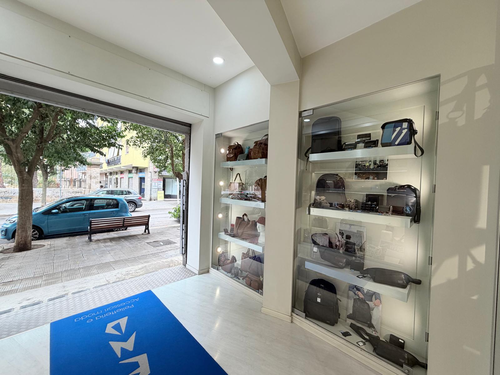 Storica attività di vendita pelletteria e accessori