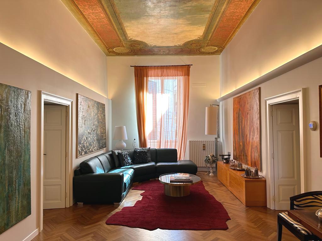 Prestigioso appartamento d'epoca con cantinola