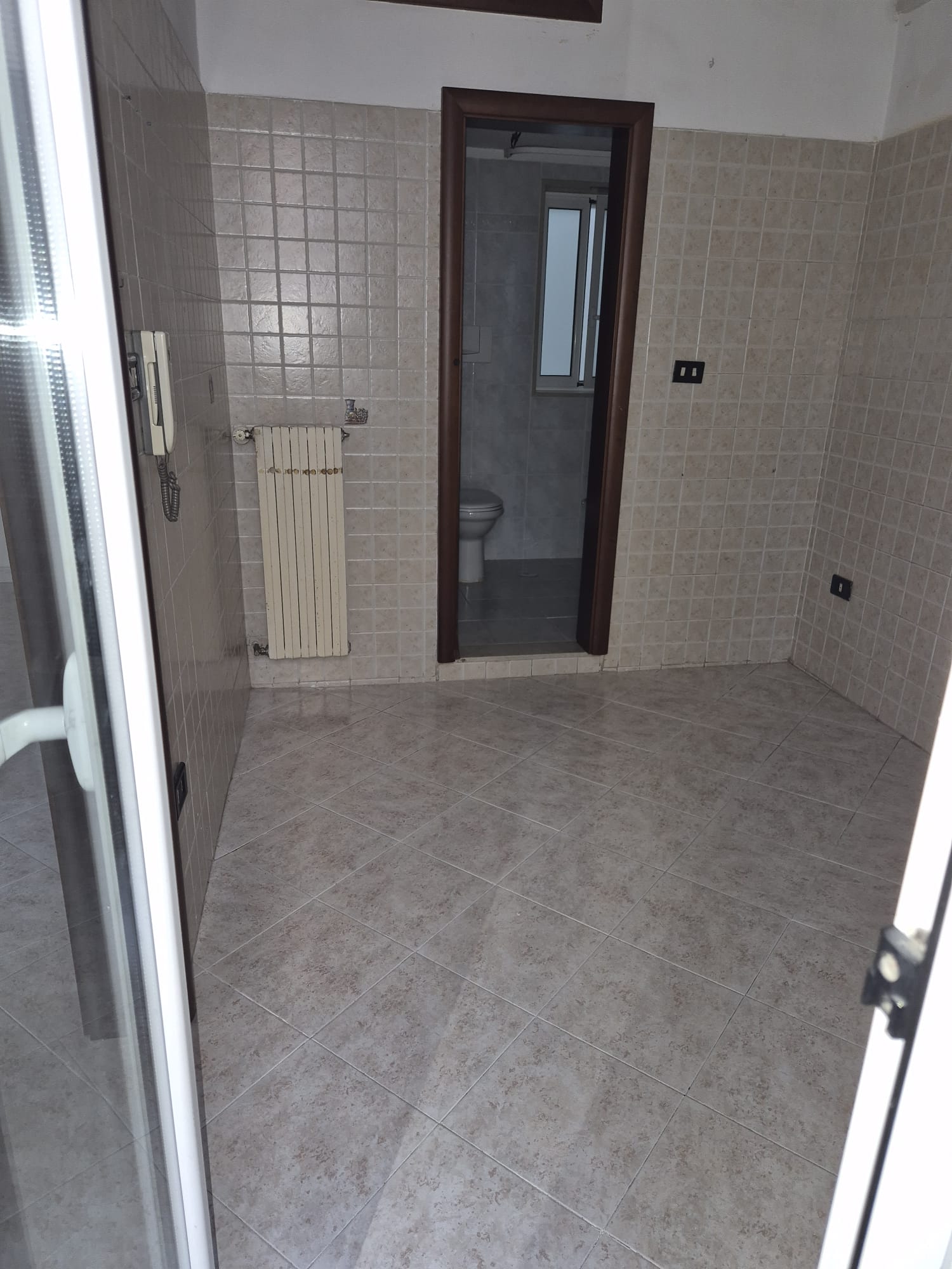 2 VANI ADIACENZE VIA CRISPI