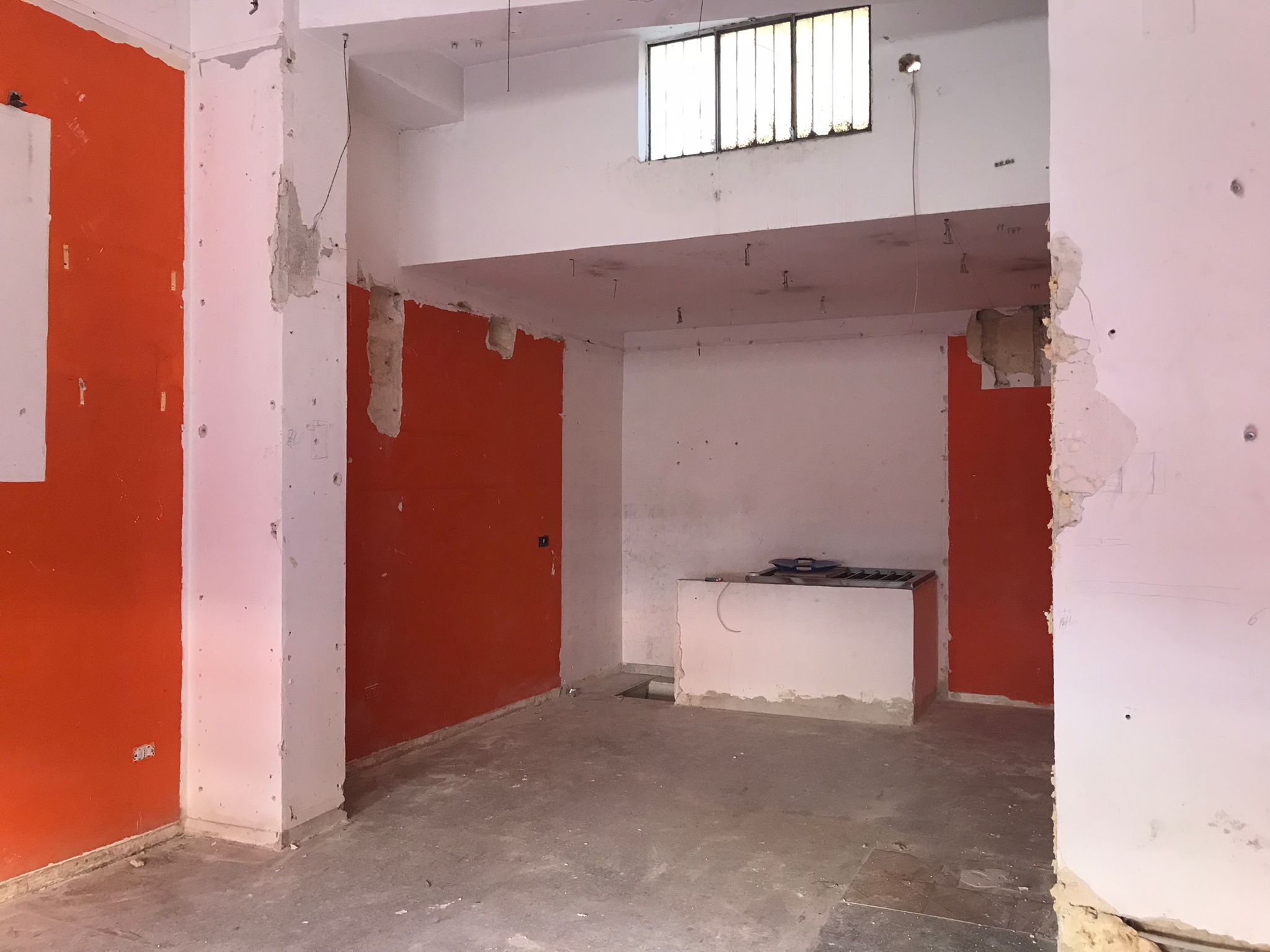 Carrassi locale commerciale su due livelli mq 40+40.