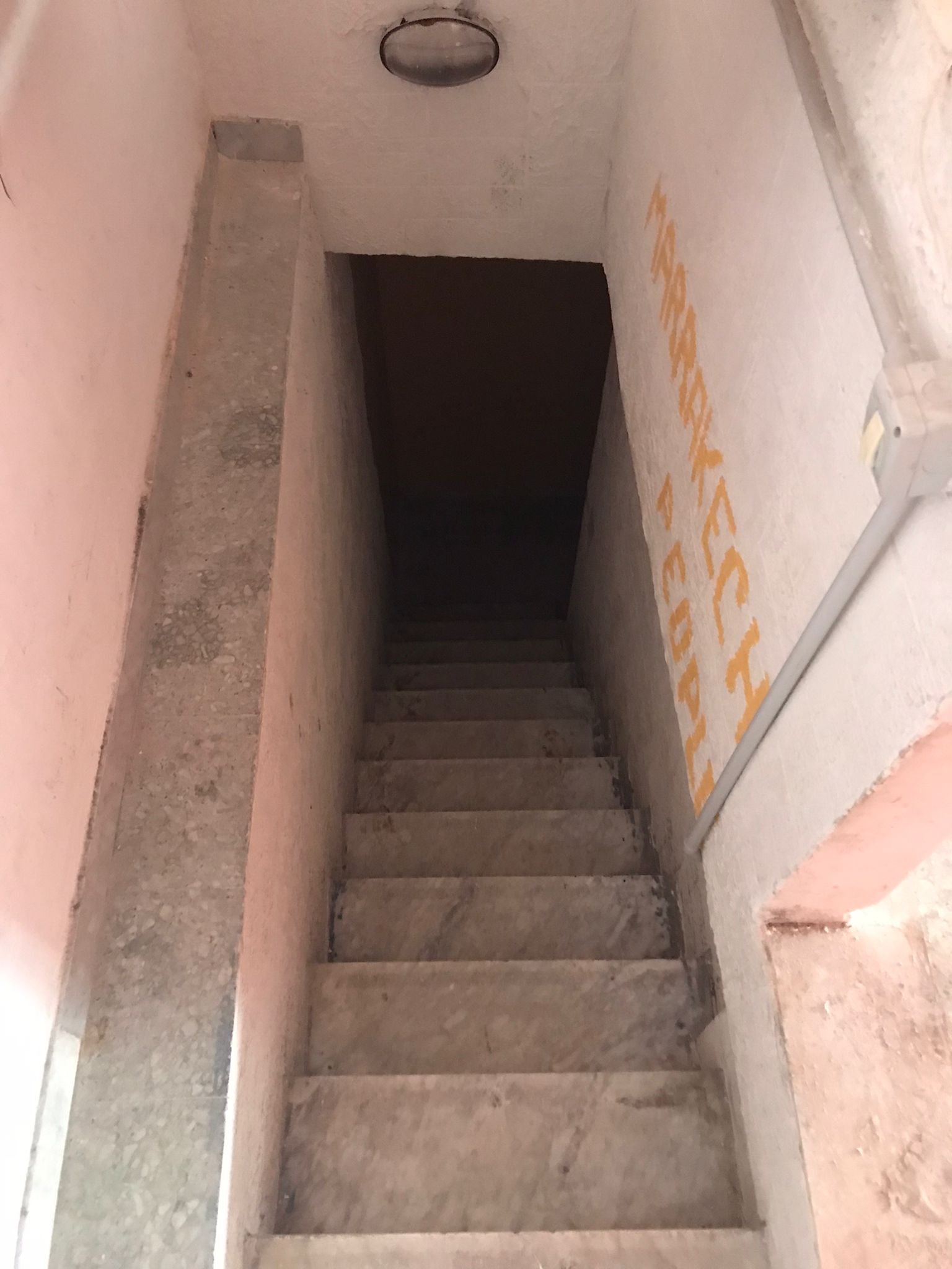 Carrassi locale commerciale su due livelli mq 40+40.