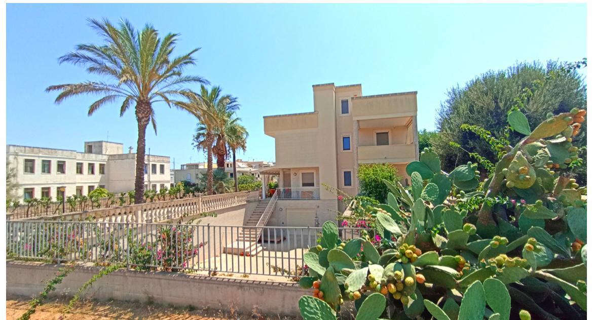 VILLA A POCHI PASSI DAL MARE