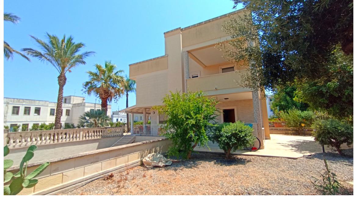 VILLA A POCHI PASSI DAL MARE