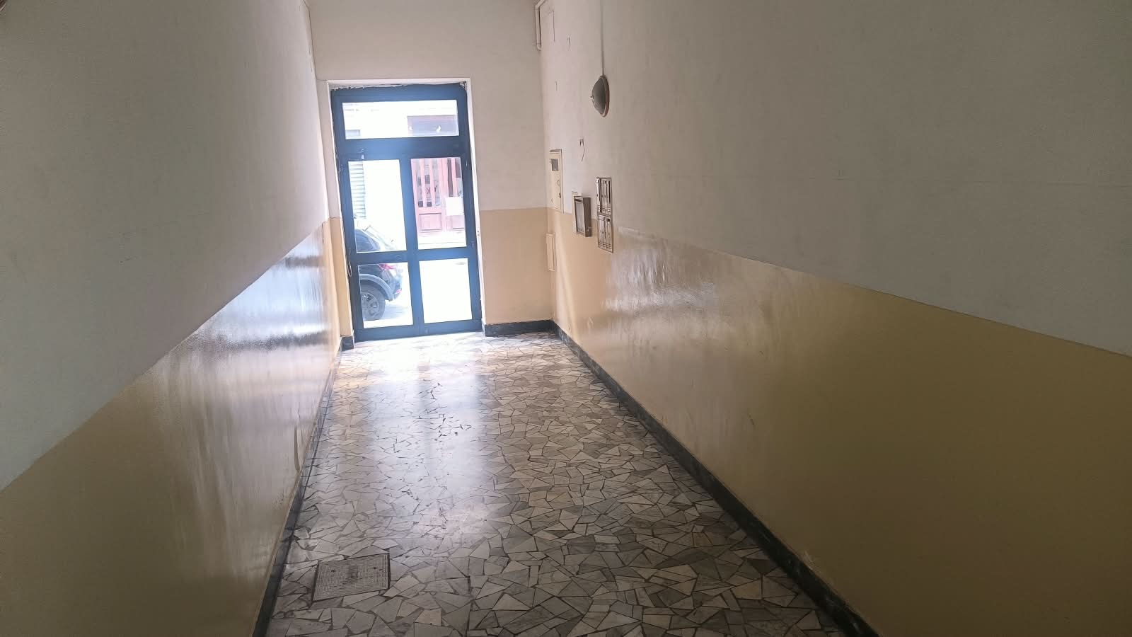 2 VANI VIA INDIPENDENZA