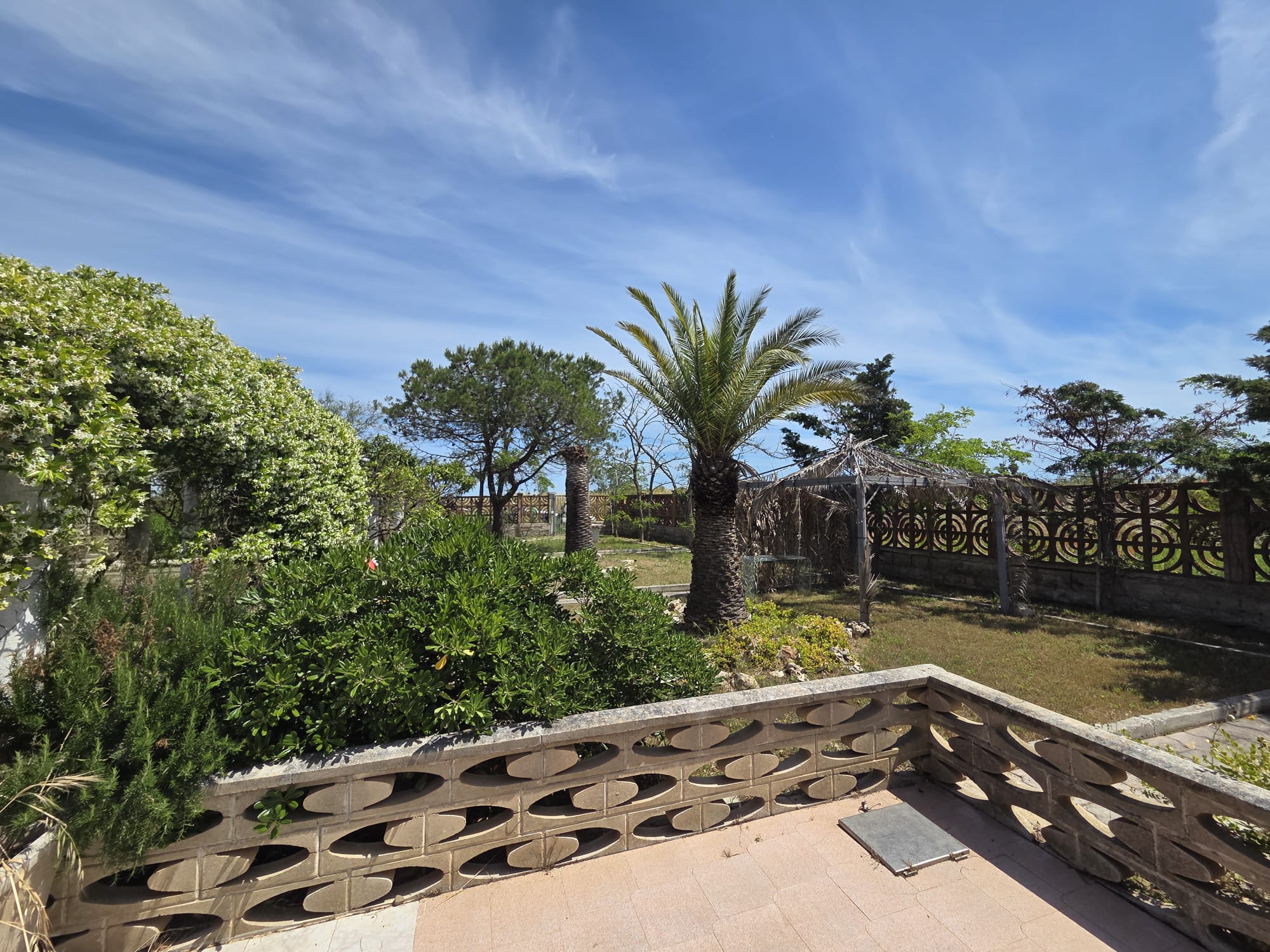 VILLA CON TERRENO E ACCESSO AL MARE