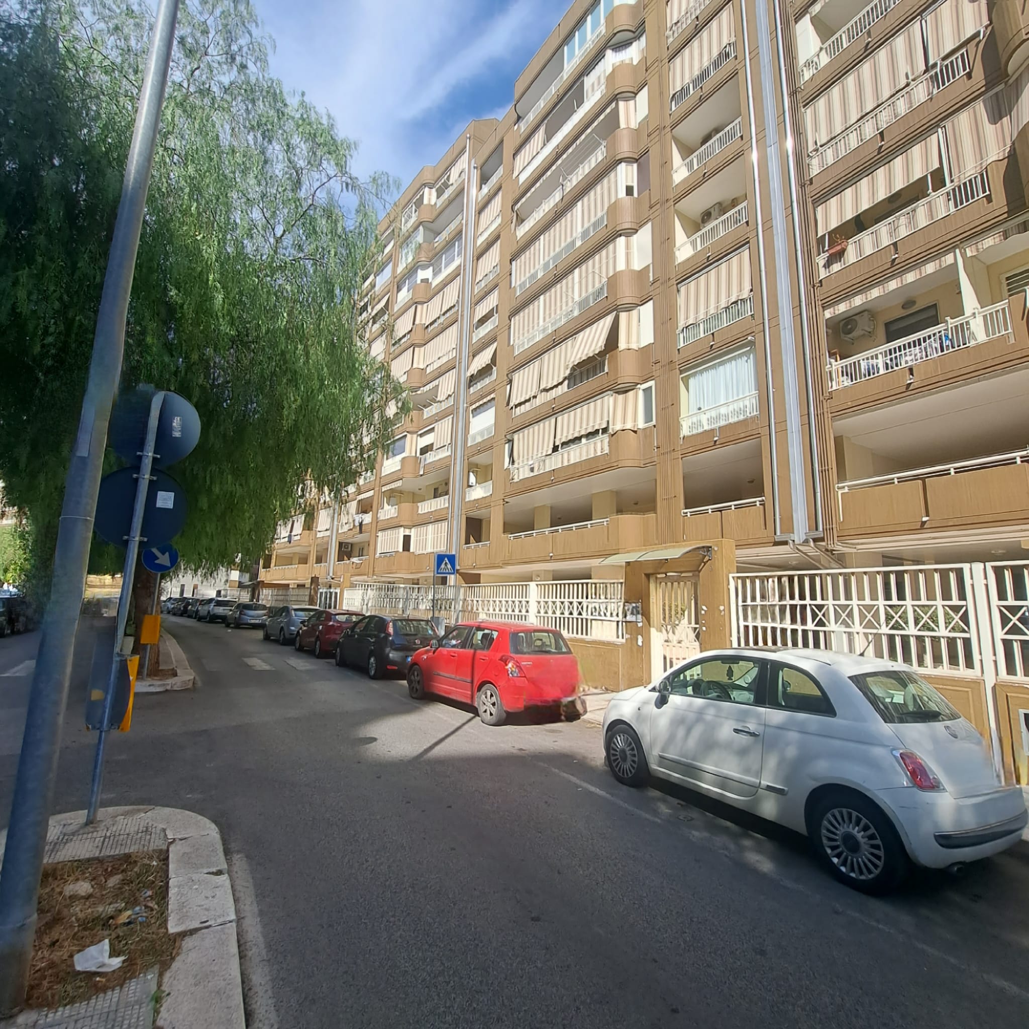 Bari. Q.re San Paolo. Via Silvestri.