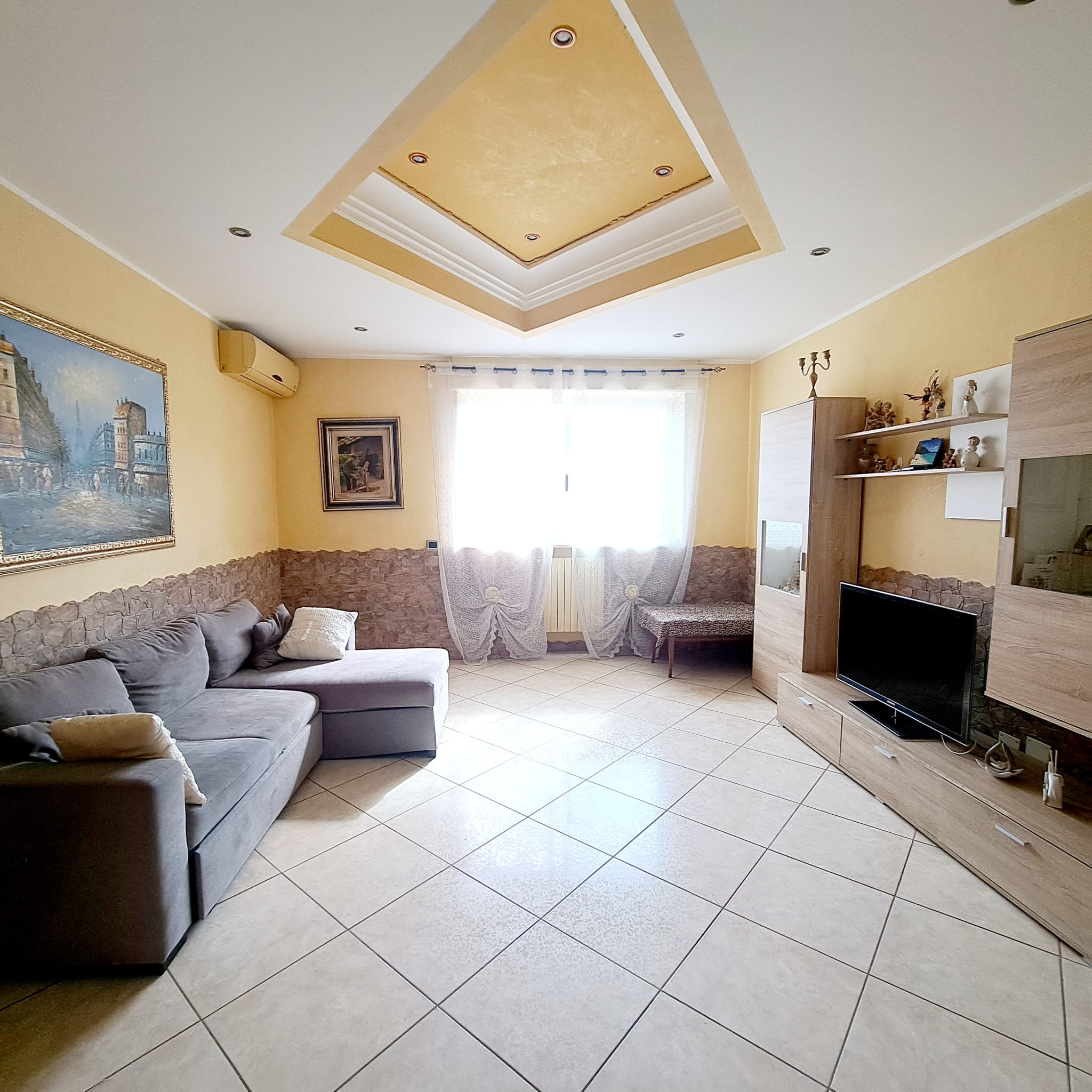 Bari. Q.re San Paolo. Via Veneto.
