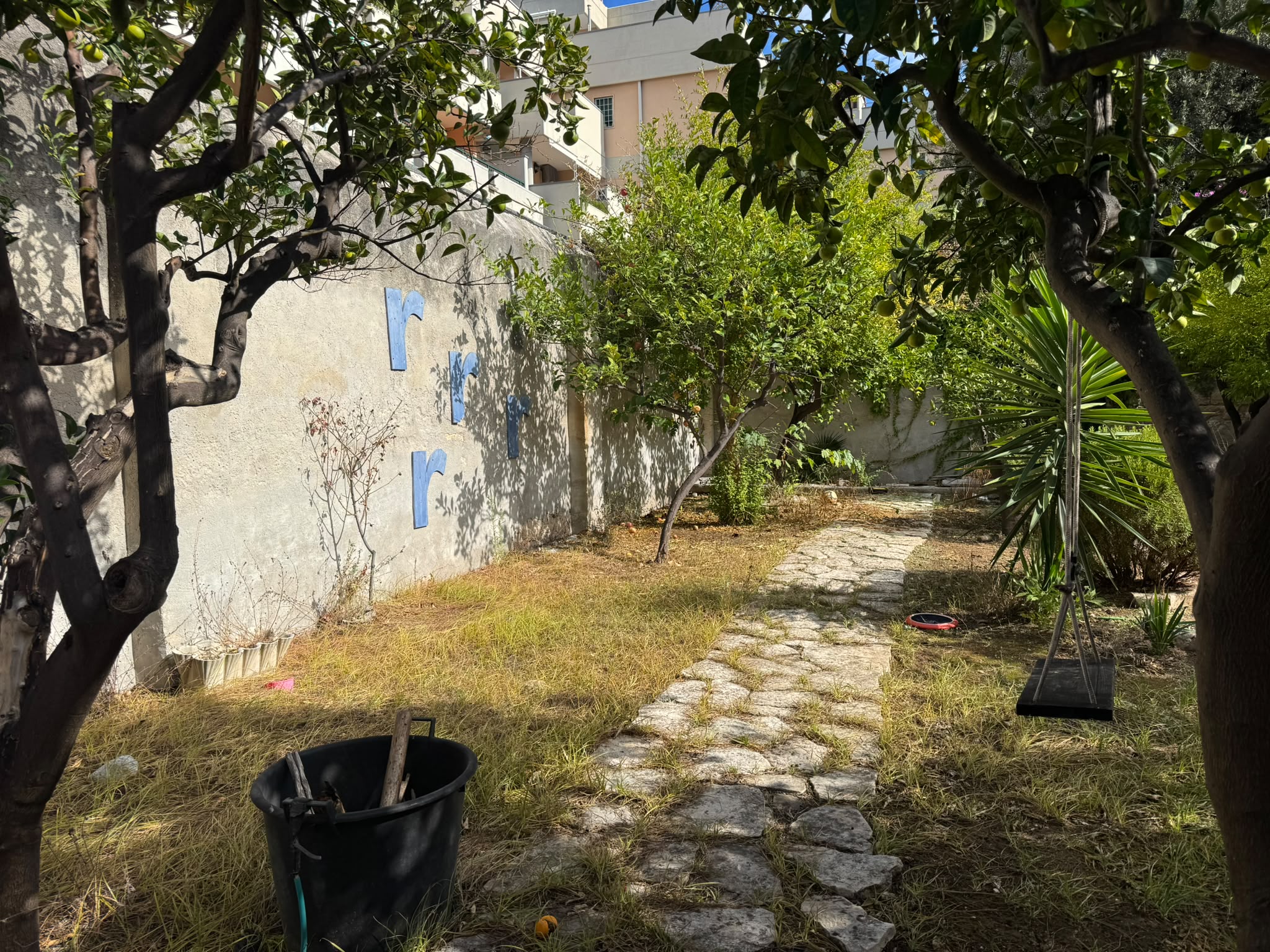 PALESE - PICCOLO TRIVANI CON GIARDINO