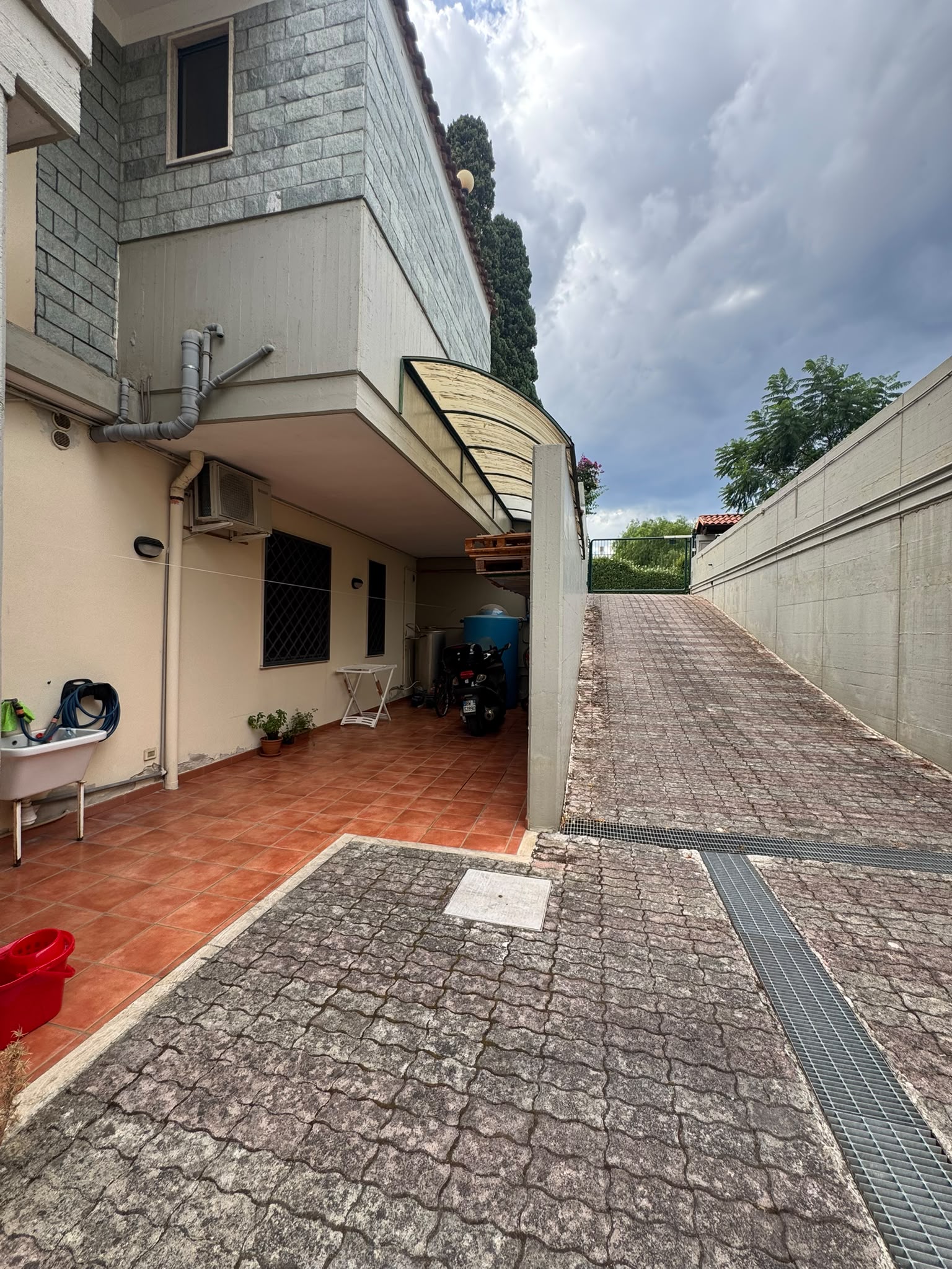 PALESE - TAVERNETTA IN LOCAZIONE