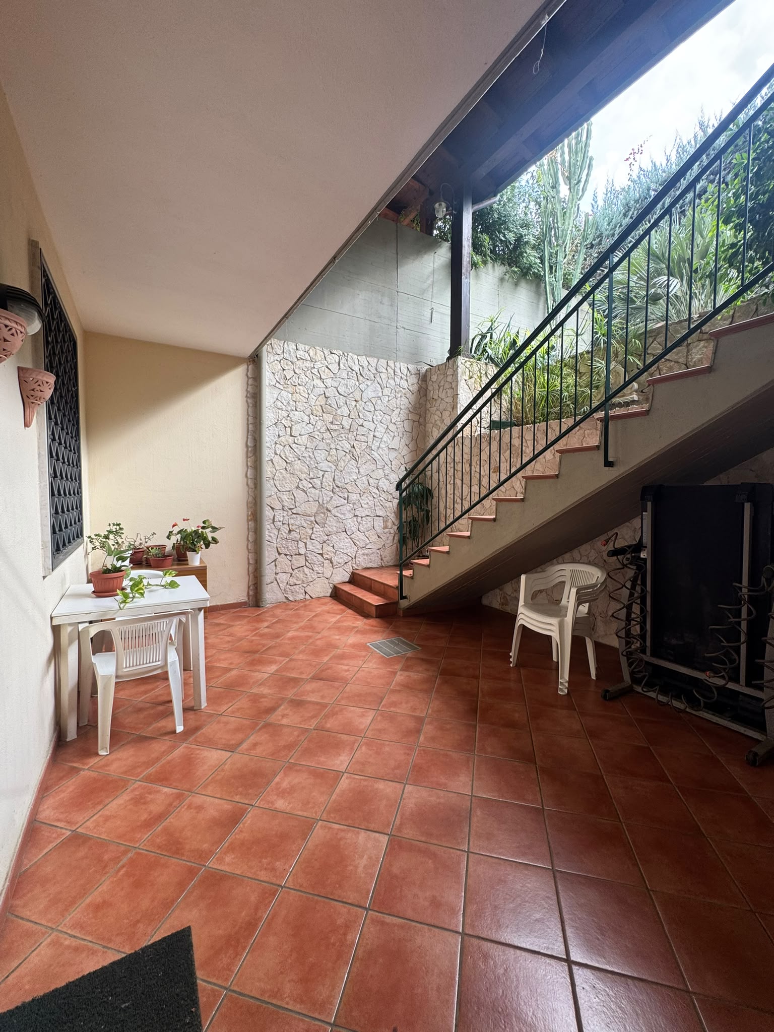 PALESE - TAVERNETTA IN LOCAZIONE