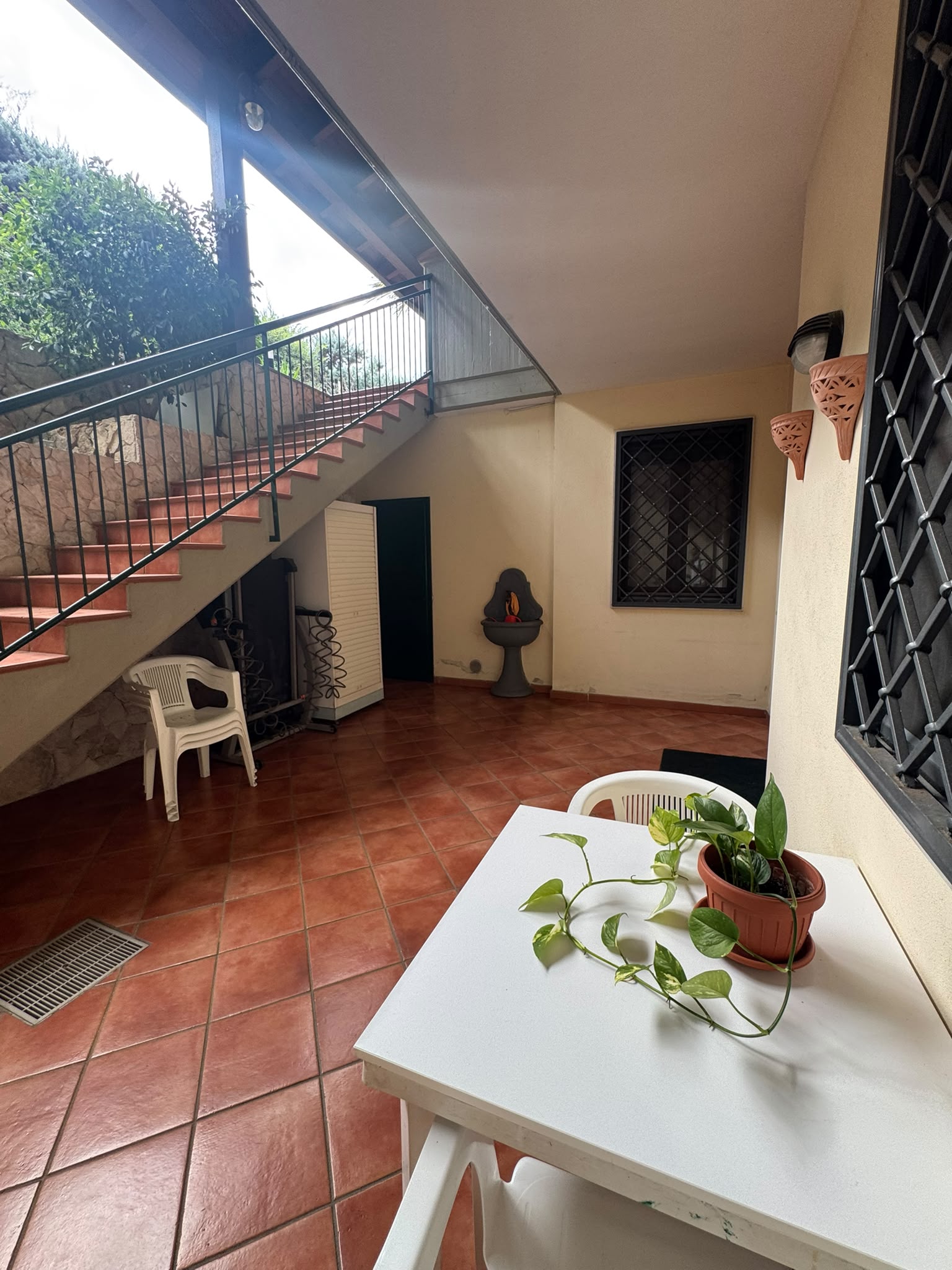 PALESE - TAVERNETTA IN LOCAZIONE