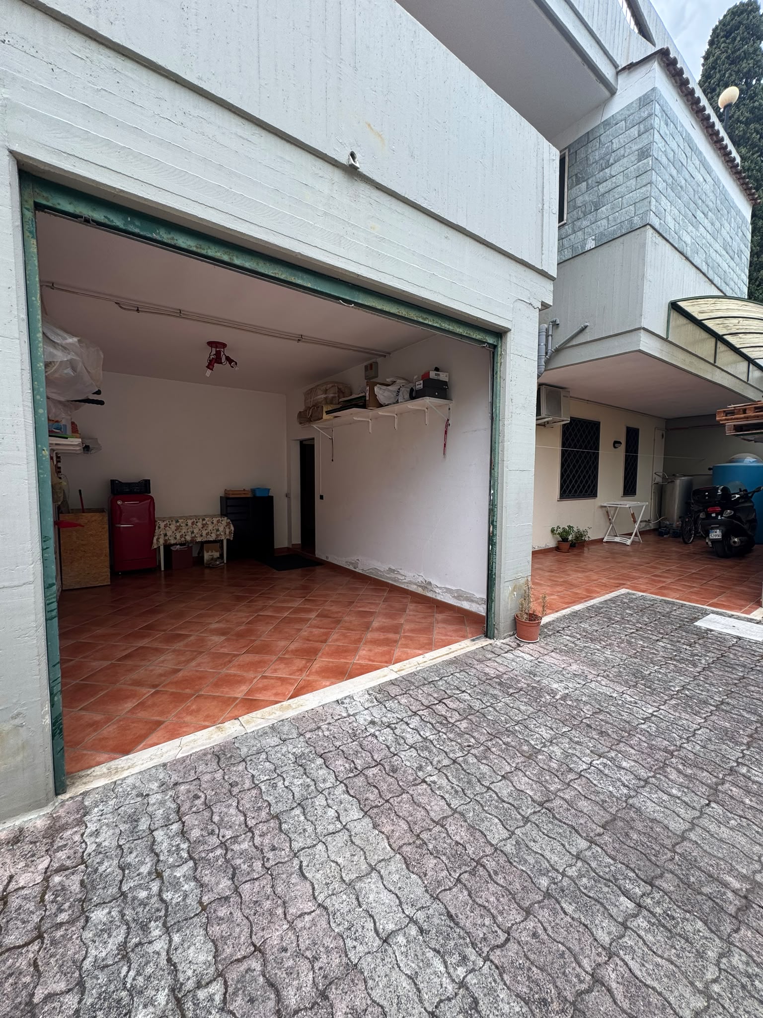 PALESE - TAVERNETTA IN LOCAZIONE