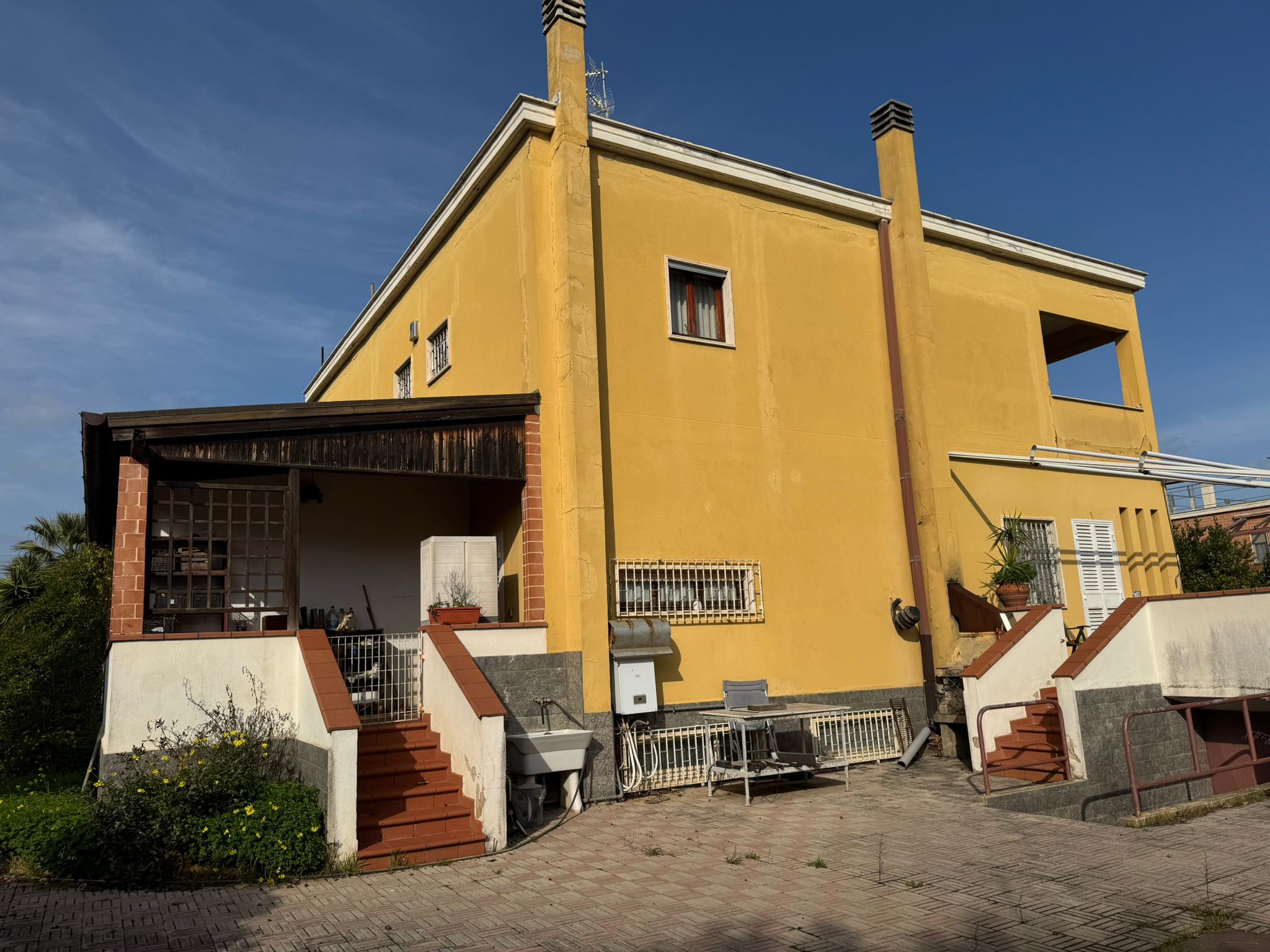PALESE - VILLA SINGOLA SU TRE LIVELLI
