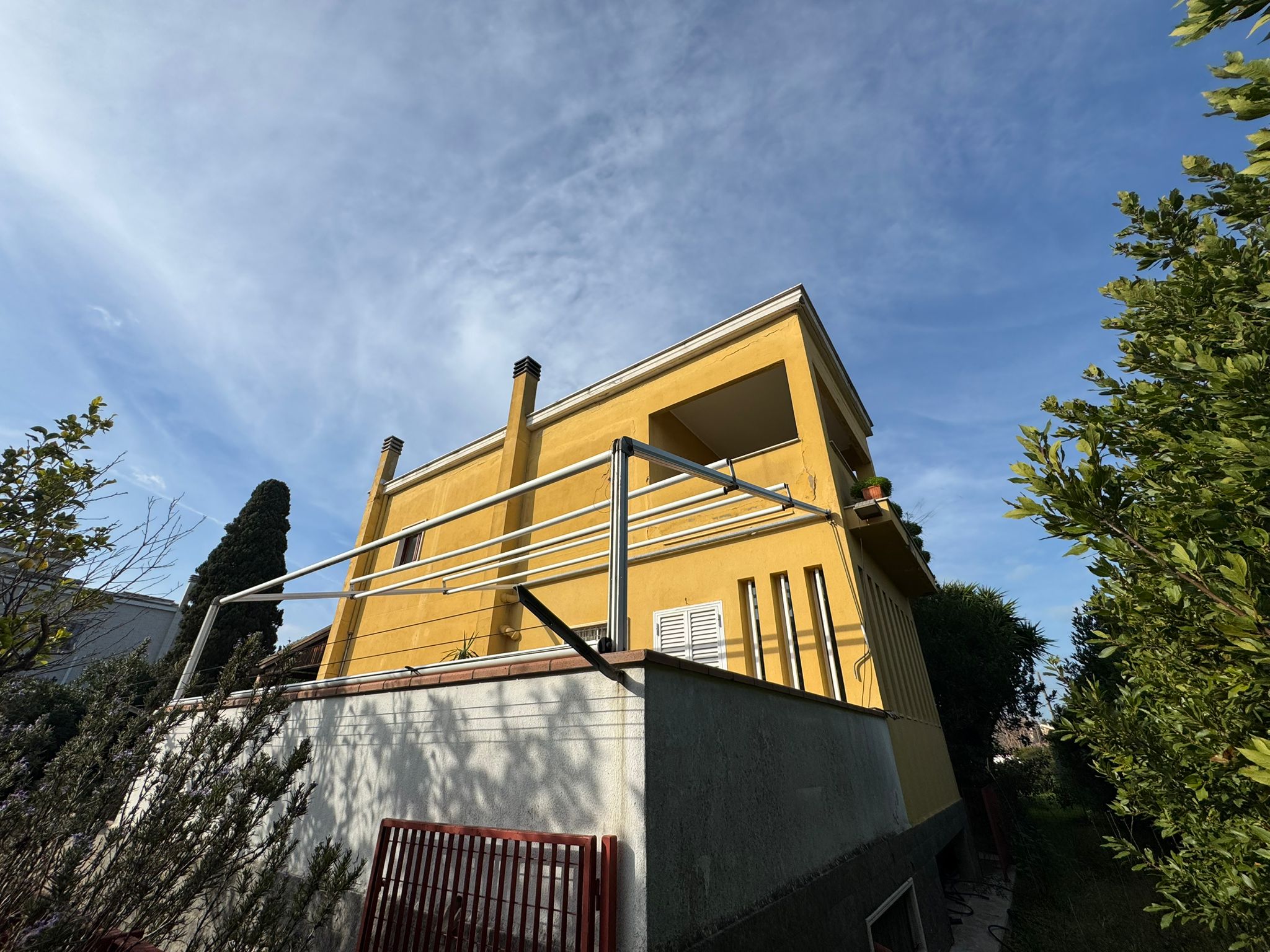 PALESE - VILLA SINGOLA SU TRE LIVELLI