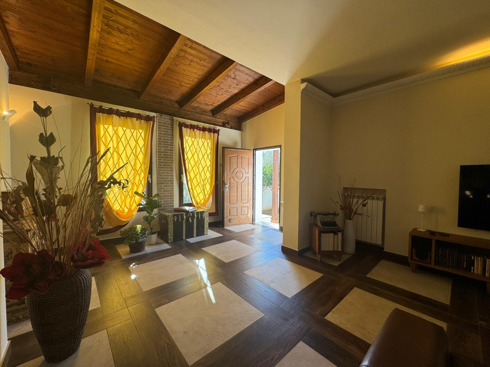 PALESE - VILLA SINGOLA SU TRE LIVELLI