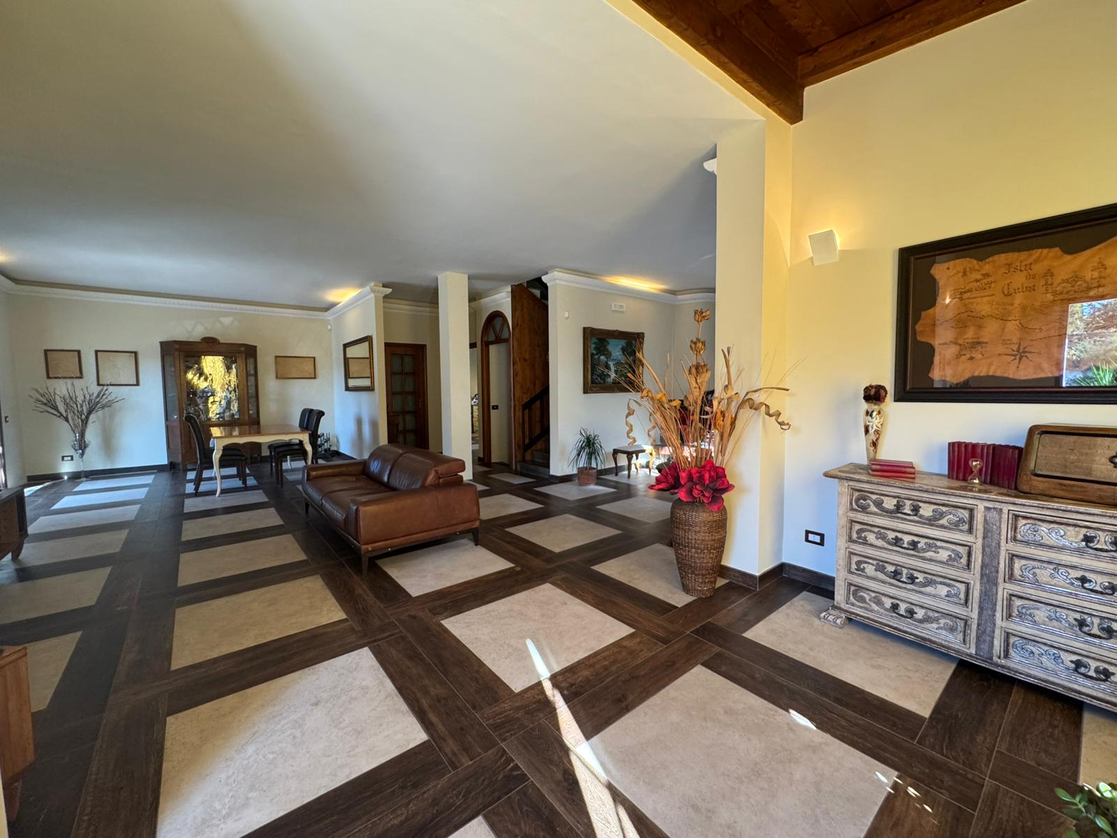 PALESE - VILLA SINGOLA SU TRE LIVELLI