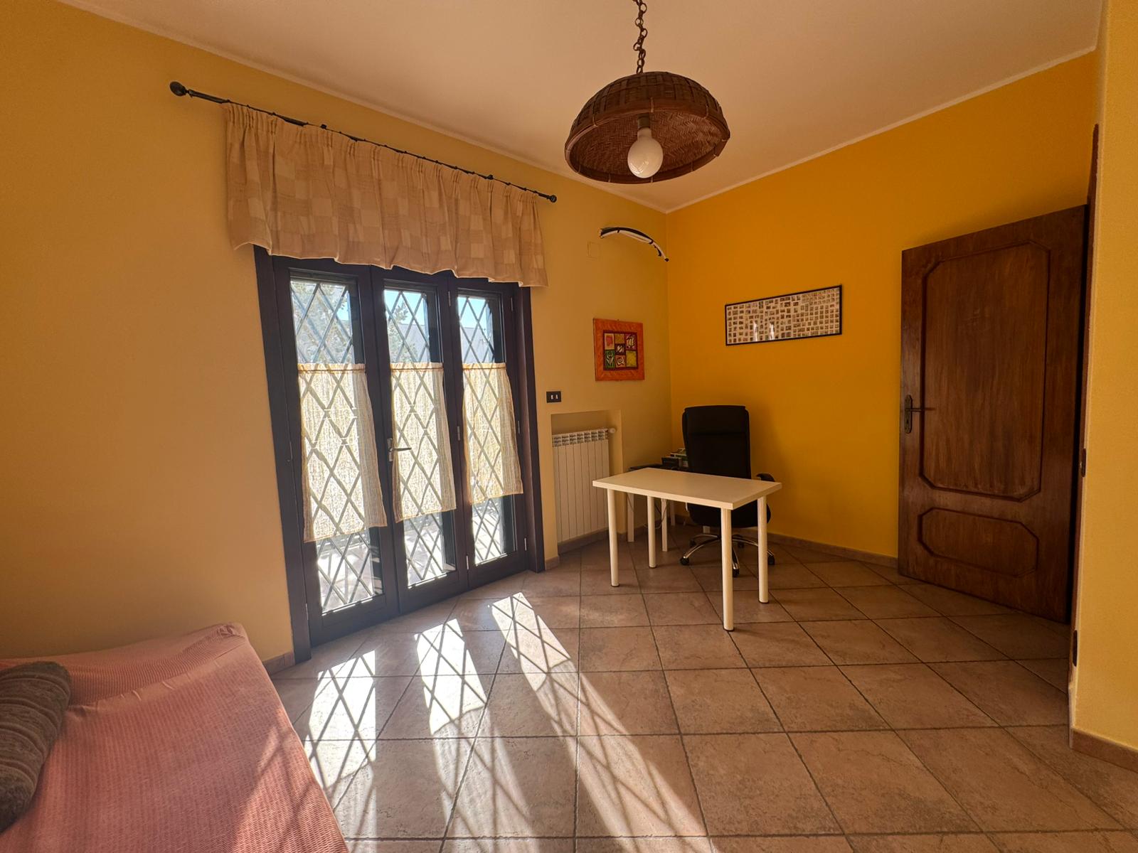 PALESE - VILLA SINGOLA SU TRE LIVELLI