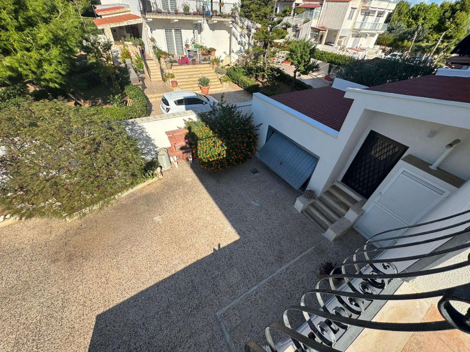 PALESE - VILLA SINGOLA SU TRE LIVELLI