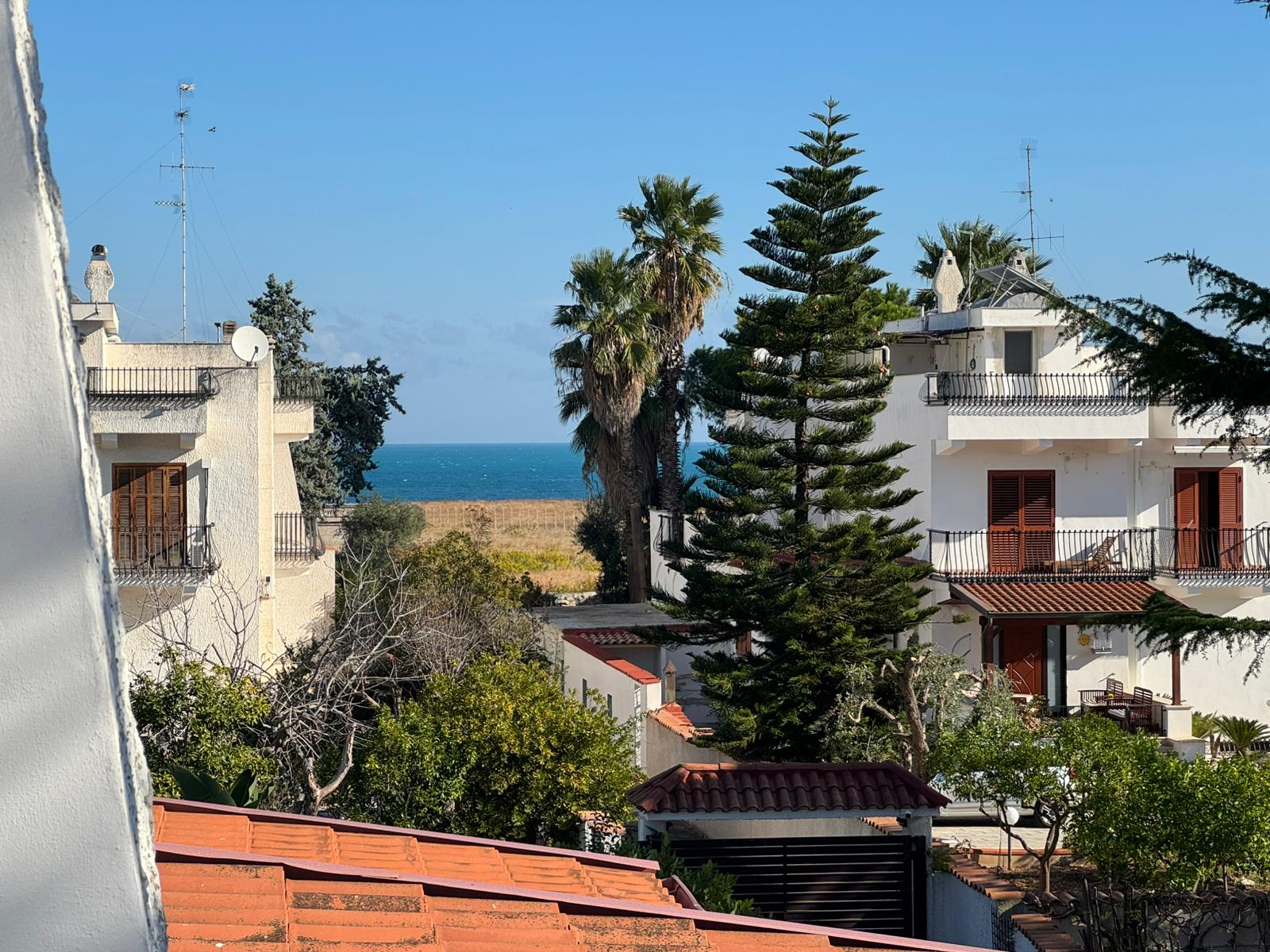PALESE - VILLA SINGOLA SU TRE LIVELLI
