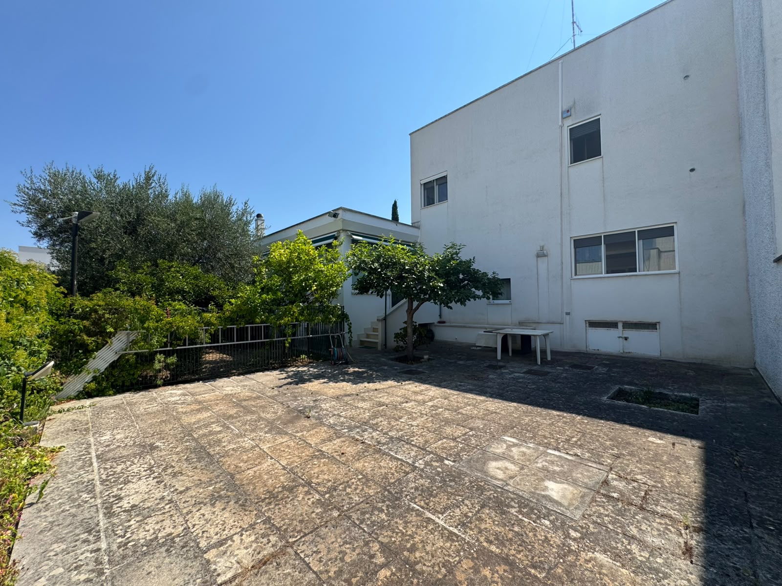 SANTO SPIRITO - VILLA SINGOLA SU 3 LIVELLI