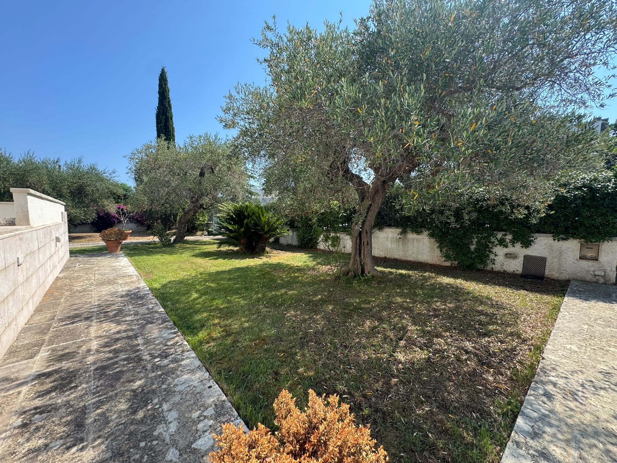 SANTO SPIRITO - VILLA SINGOLA SU 3 LIVELLI