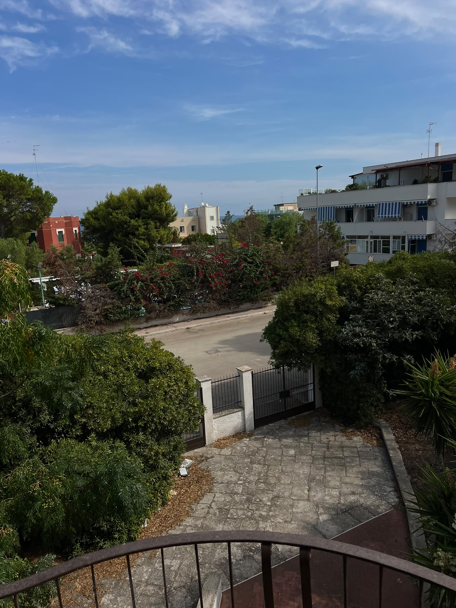 SANTO SPIRITO  - VILLA SINGOLA SU TRE LIVELLI