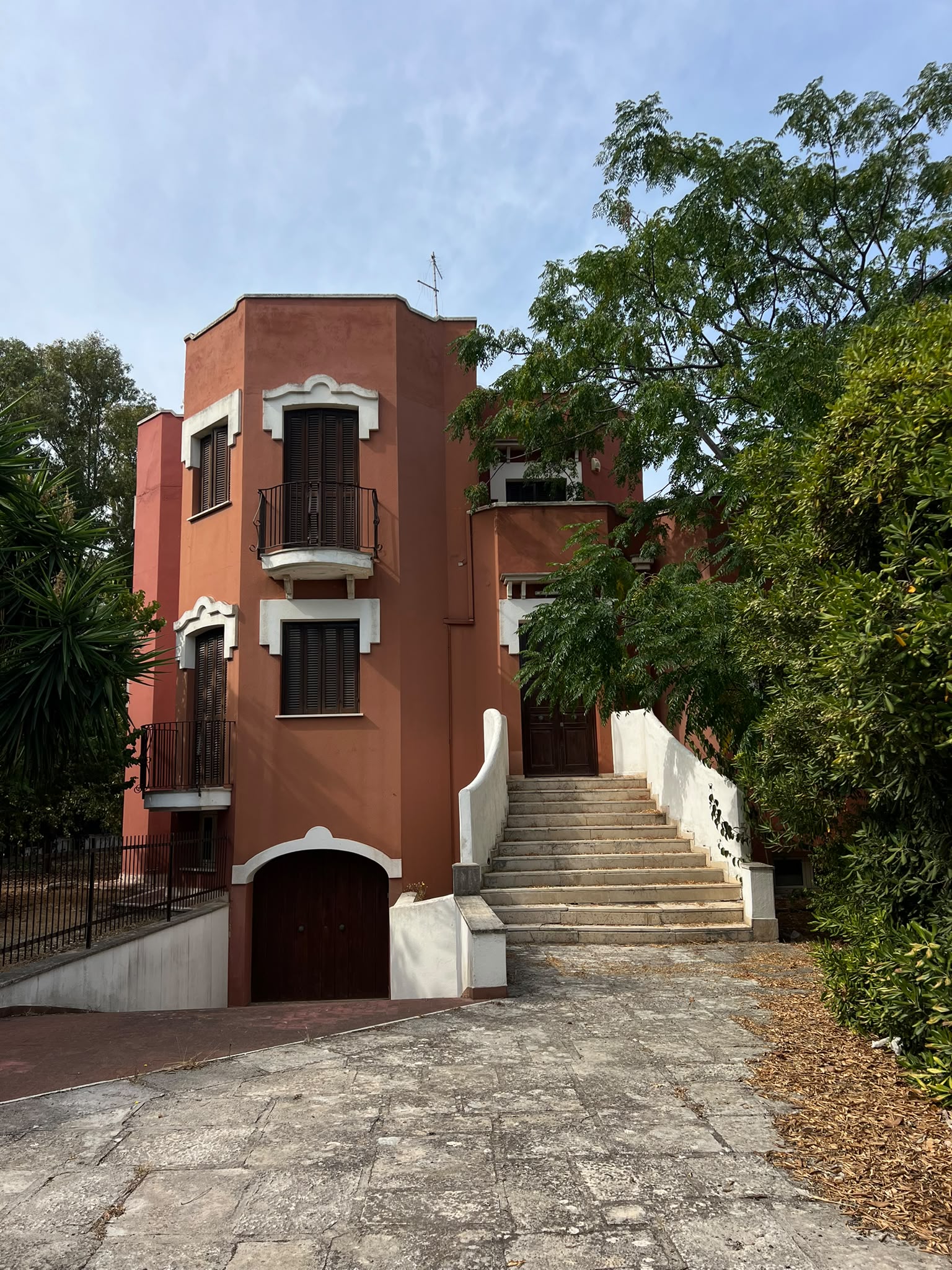 SANTO SPIRITO  - VILLA SINGOLA SU TRE LIVELLI