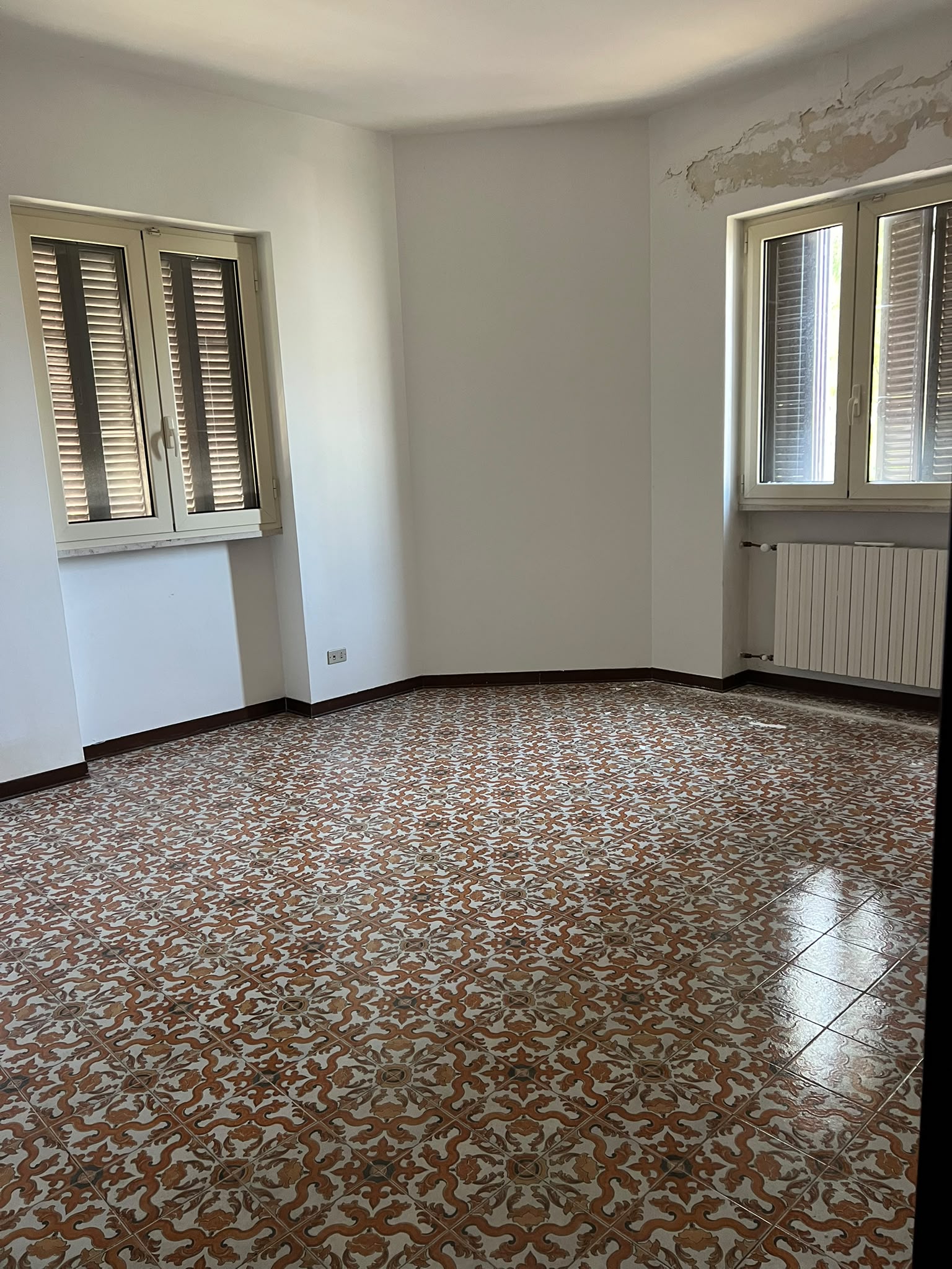 SANTO SPIRITO  - VILLA SINGOLA SU TRE LIVELLI