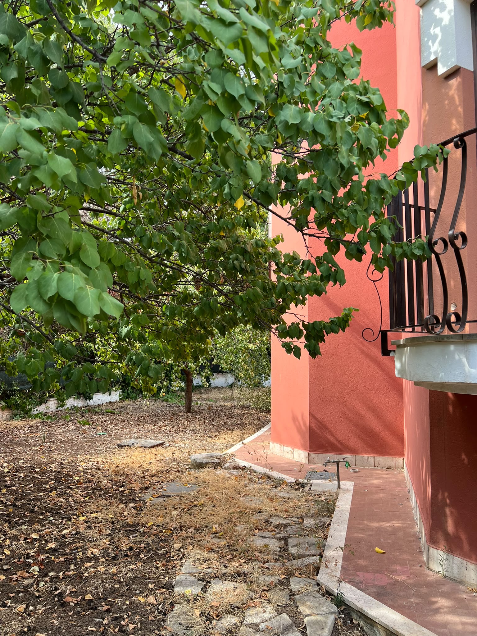 SANTO SPIRITO  - VILLA SINGOLA SU TRE LIVELLI