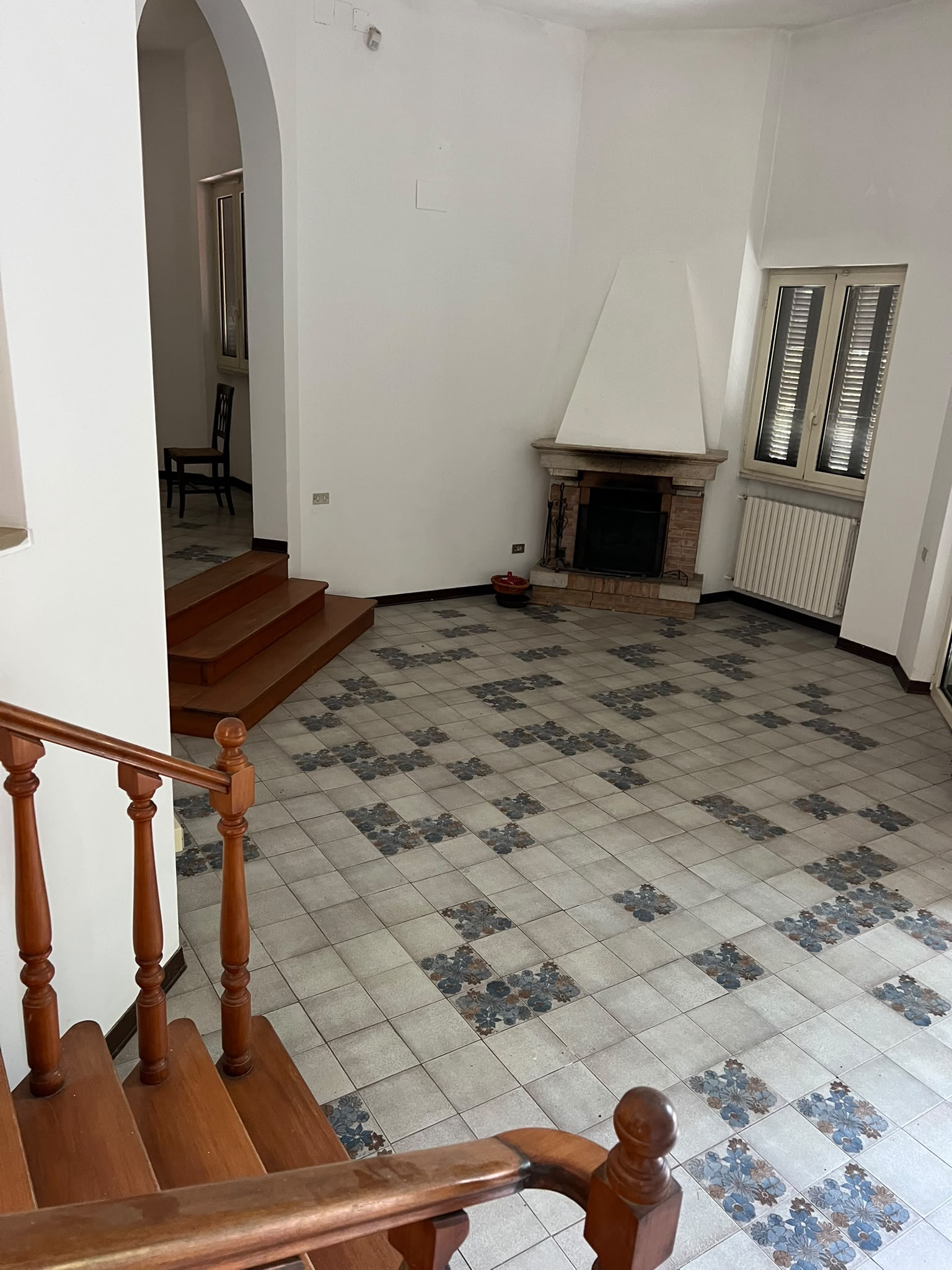 SANTO SPIRITO  - VILLA SINGOLA SU TRE LIVELLI