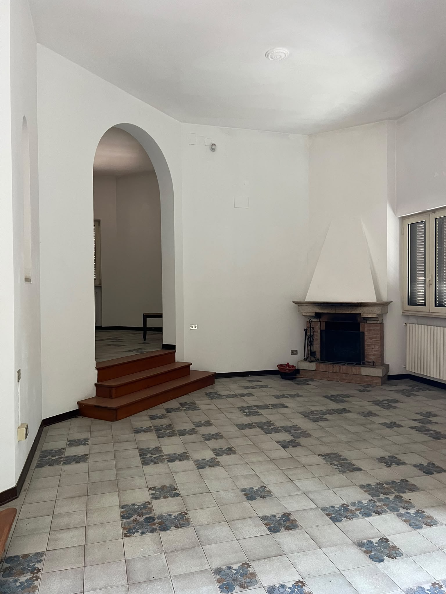 SANTO SPIRITO  - VILLA SINGOLA SU TRE LIVELLI